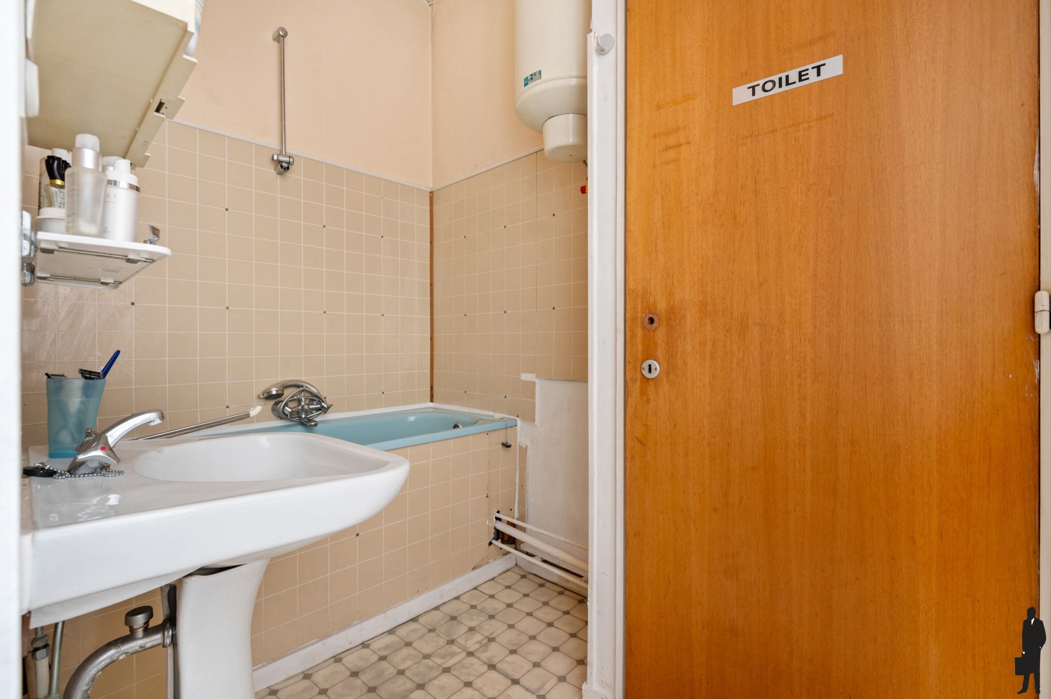 Riant opbrengsteigendom met handelsgelijkvloers en vier verdiepingen foto 24