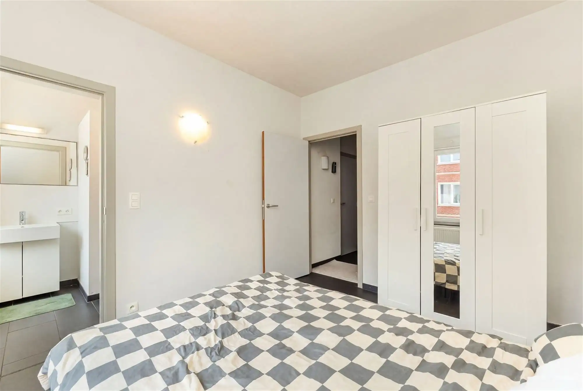 Appartement met terras op gunstige locatie foto 9