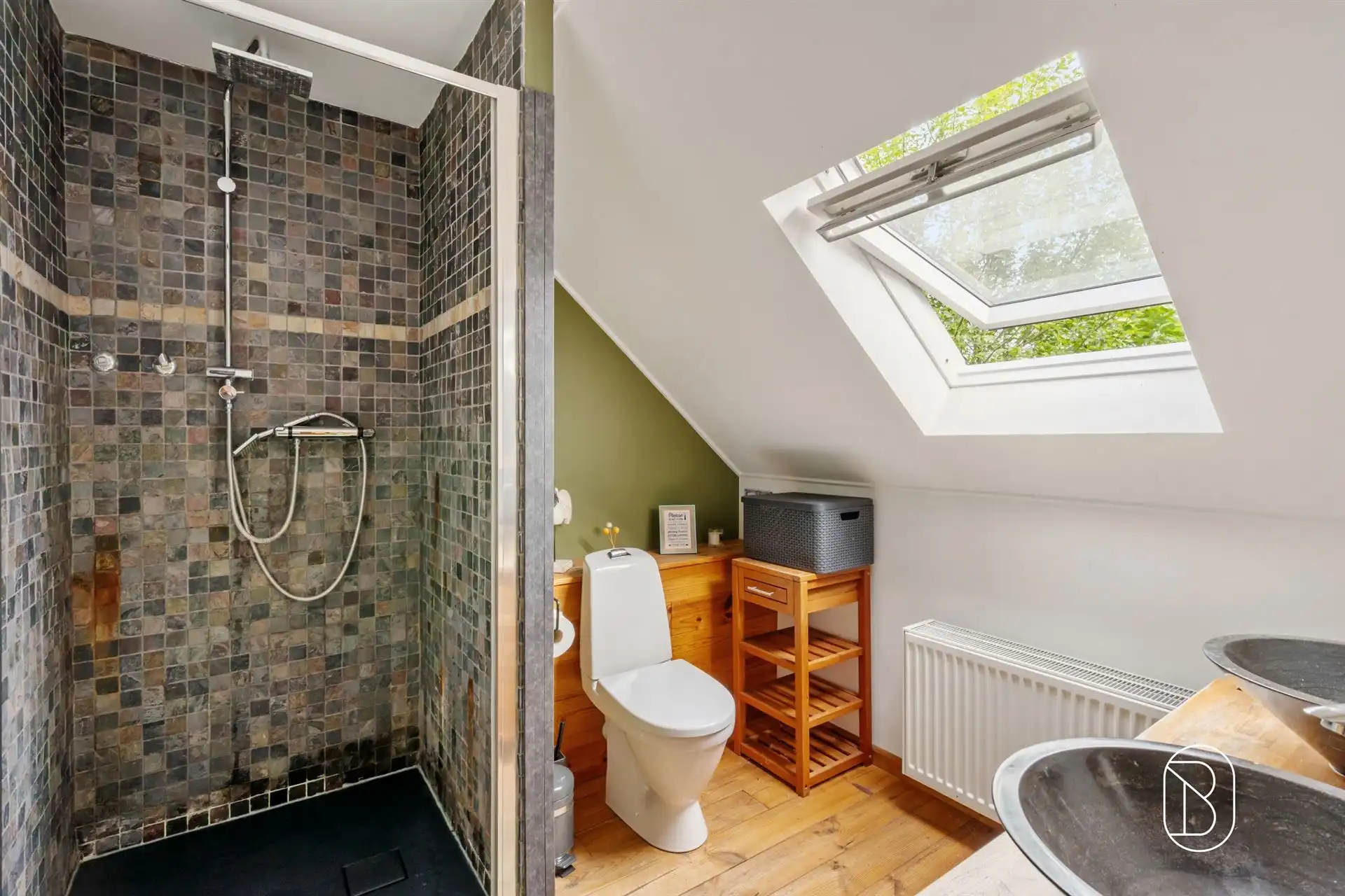 Charmante woning met gîte en prachtige tuin! foto 15