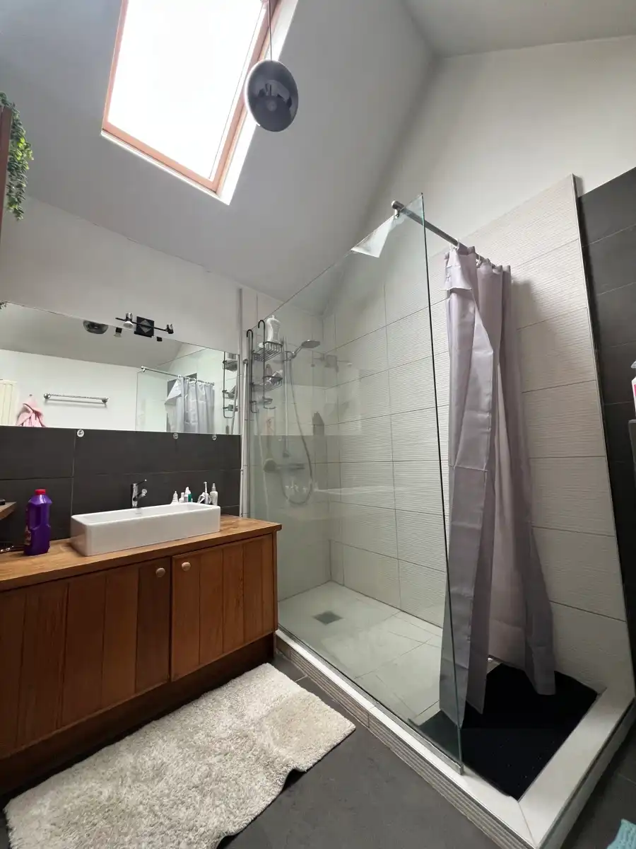 Woning met 2 slaapkamers, tuintje en ruime tuinberging foto 10