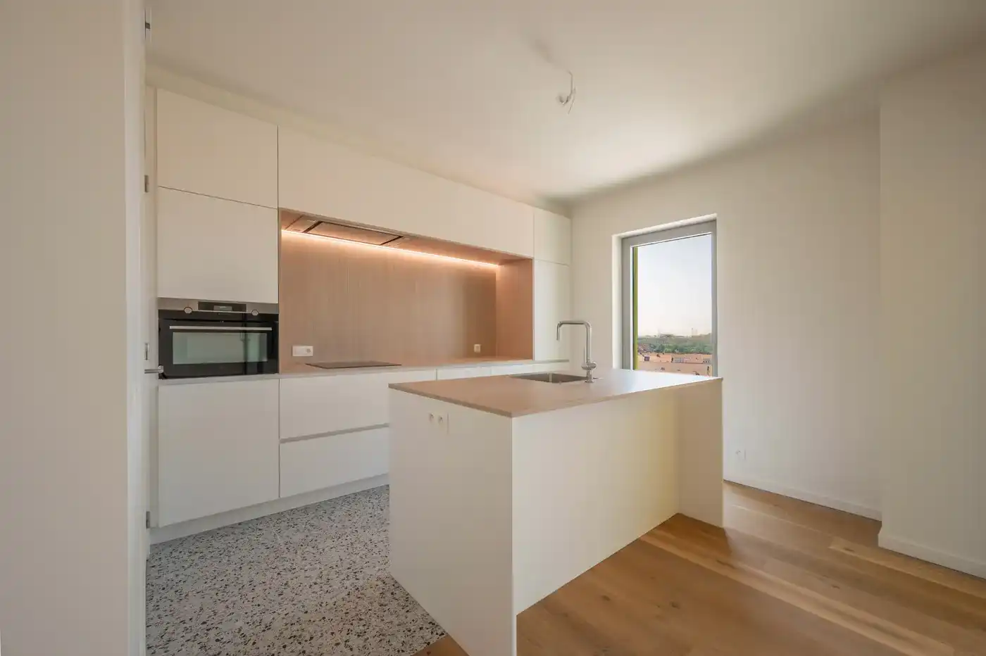Appartement op de 5e verdieping met een prachtig open uitzicht en een gunstige west-oriëntatie foto 2
