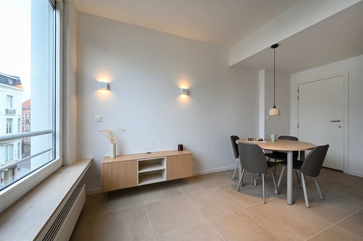 Recent gerenoveerd studio-appartement met aparte slaapkamer foto 7