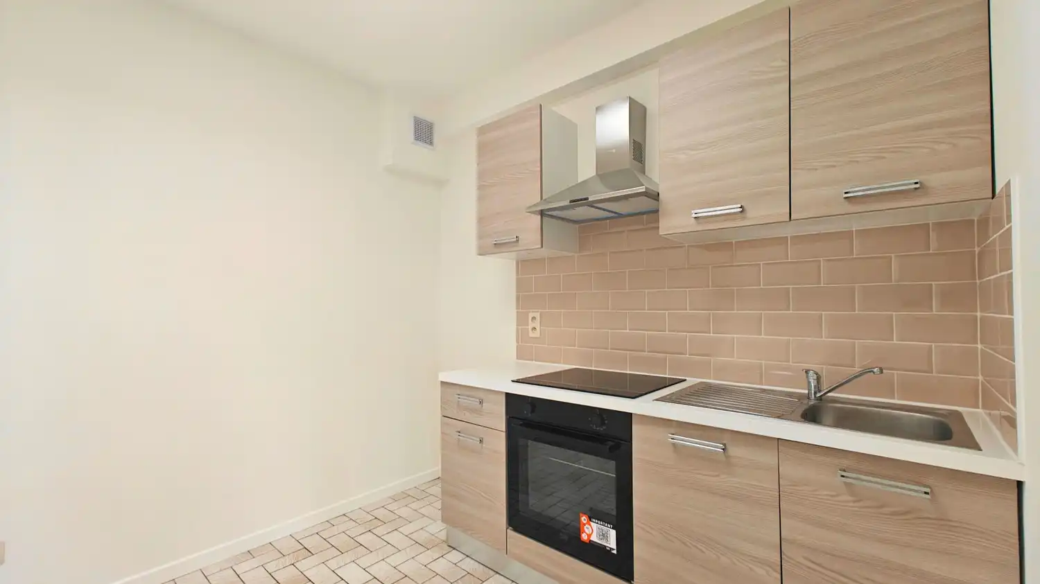 Gerenoveerd 1-slaapkamerappartement met terras op de 6de verdieping foto 4
