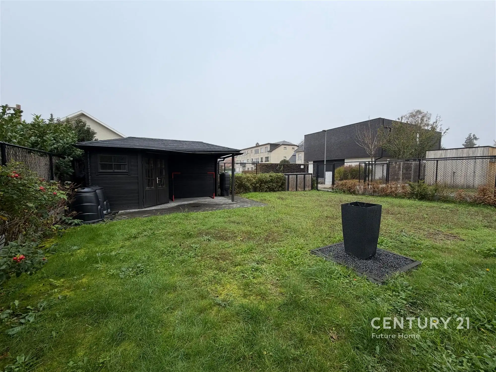 Ruime gezinswoning met 4 slaapkamers, 2 badkamers en tuin foto 29