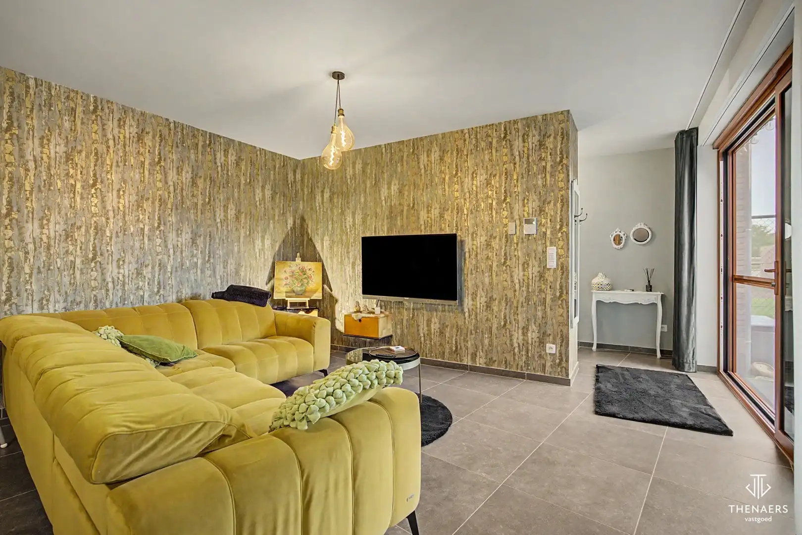 Recent gelijkvloers appartement met 2 slaapkamers, terras en ondergrondse staanplaats. foto 2