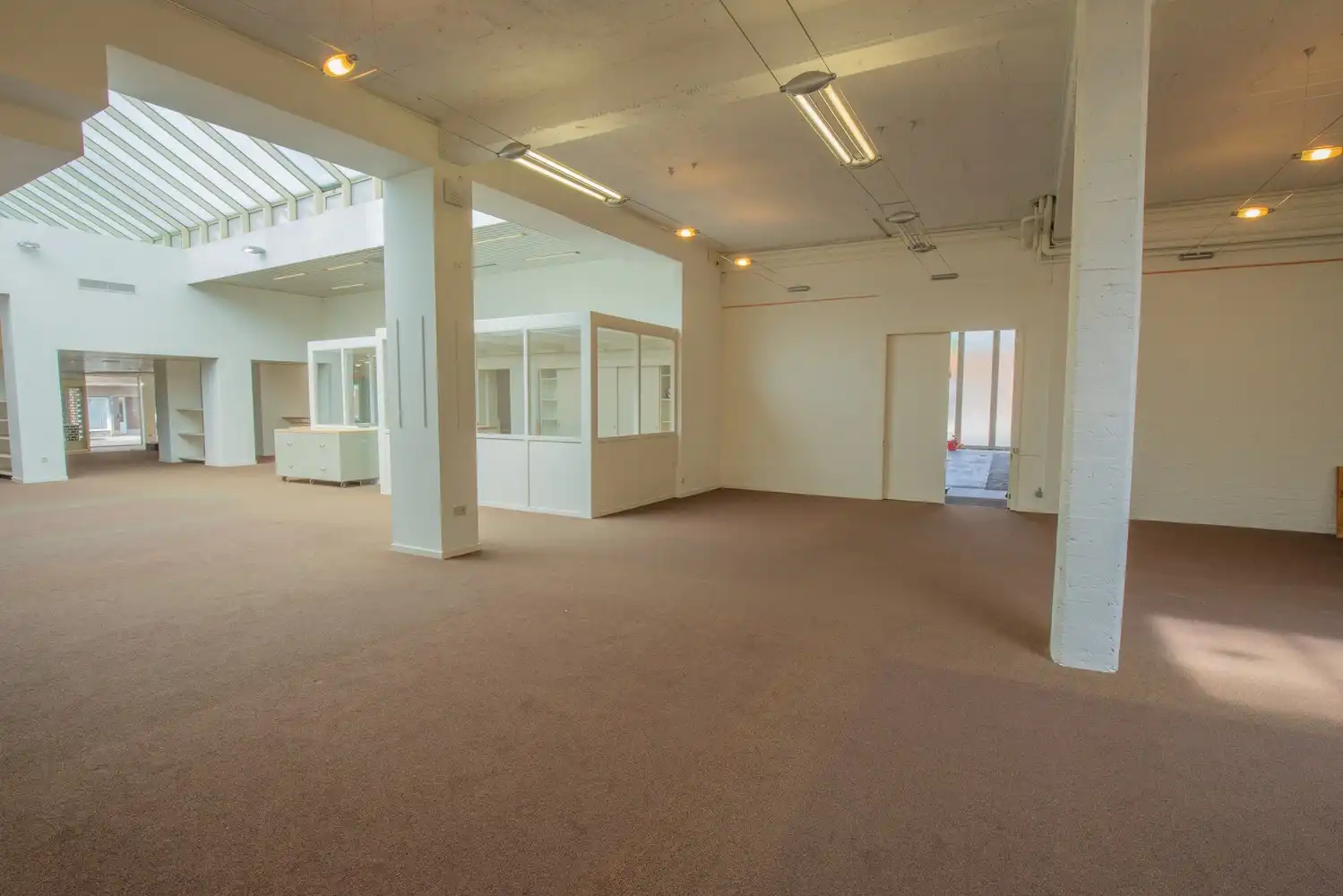 Commerciële toplocatie van 694 m² op hoekligging in Aarschot foto 7