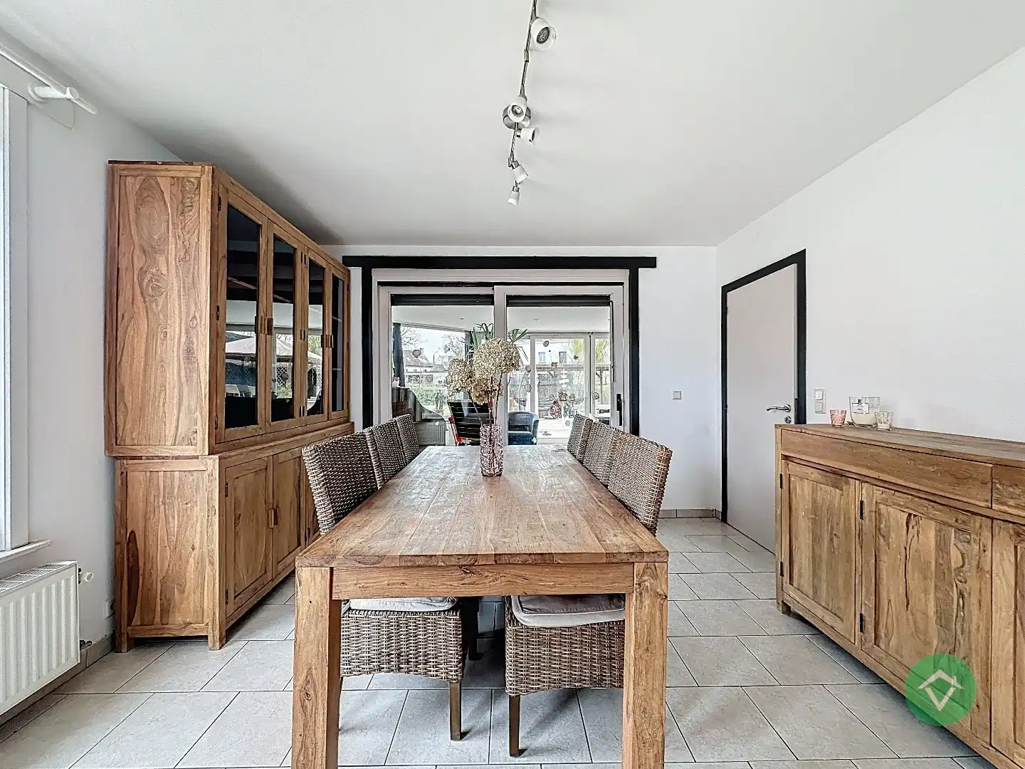 Statige gezinswoning met zonnige tuin, drie slaapkamers en topligging in Leke foto 6