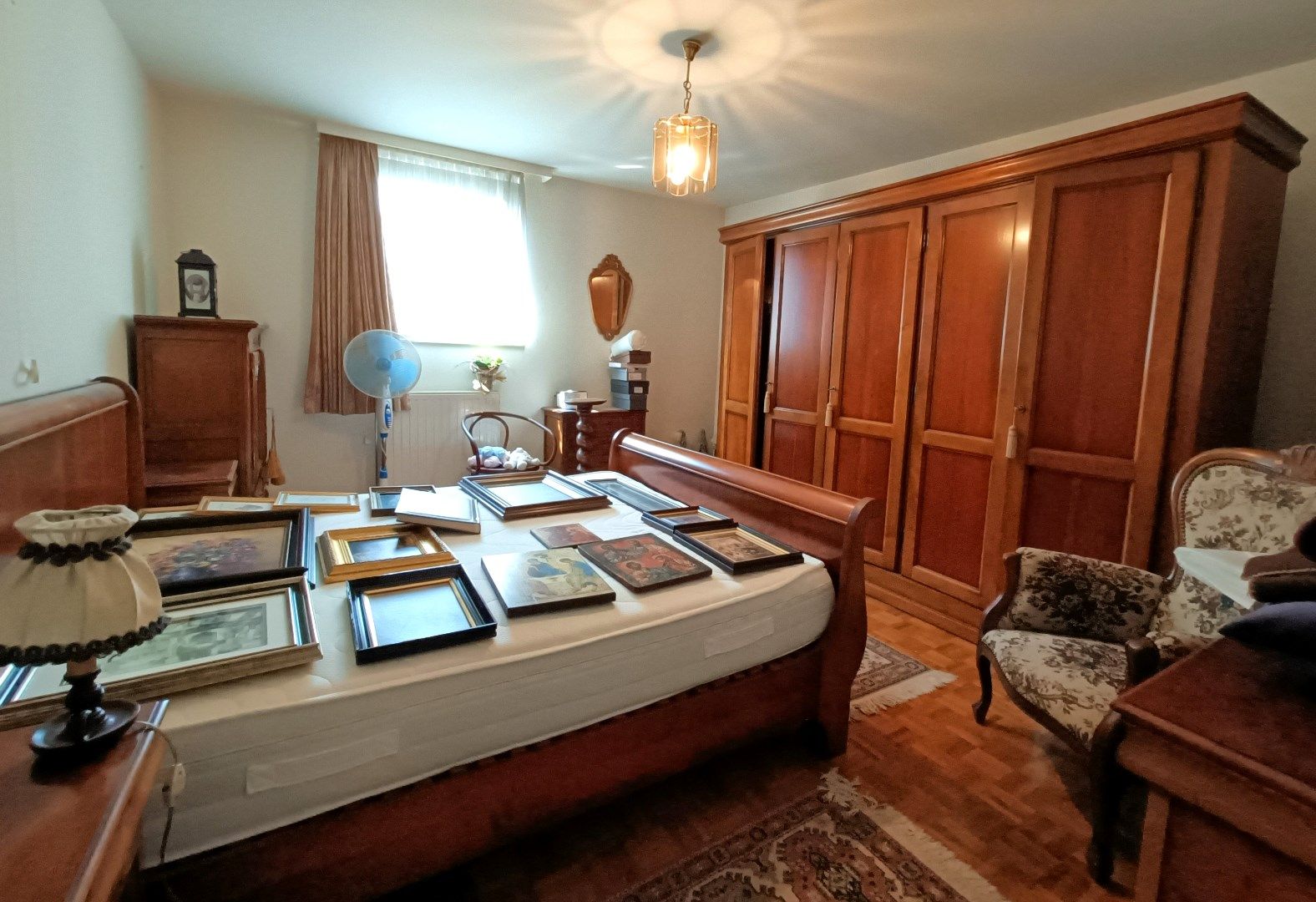 RUIM APPARTEMENT MET AUTOSTAANPLAATS foto 9