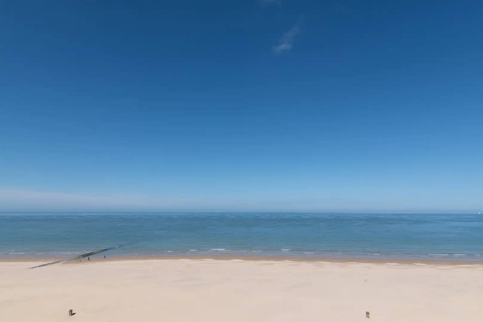 Modern 2 slaapkamer appartement met zeezicht aan de kust foto 18