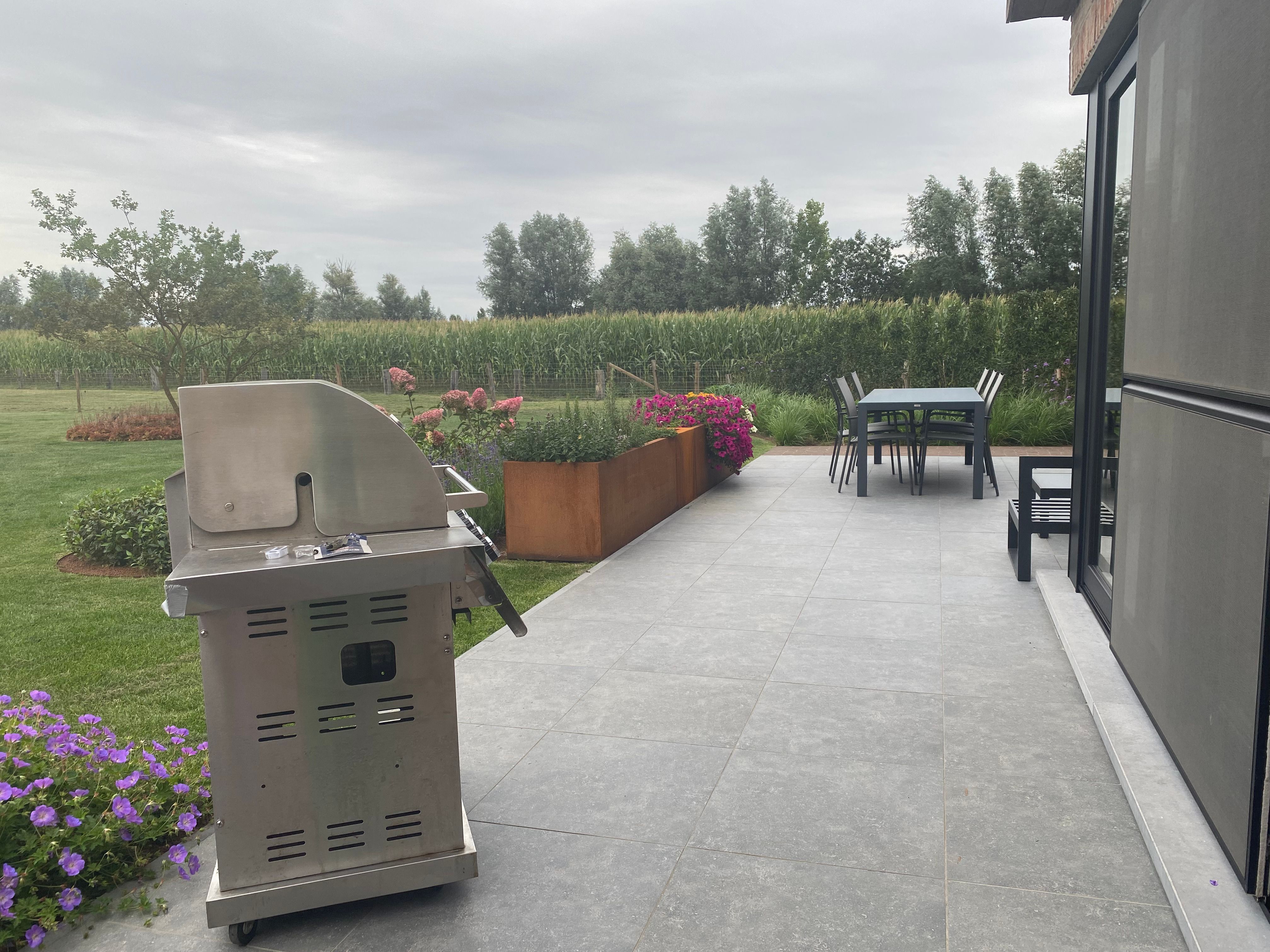 Prachtige ruime woning met garage en verzorgde grote tuin foto 16