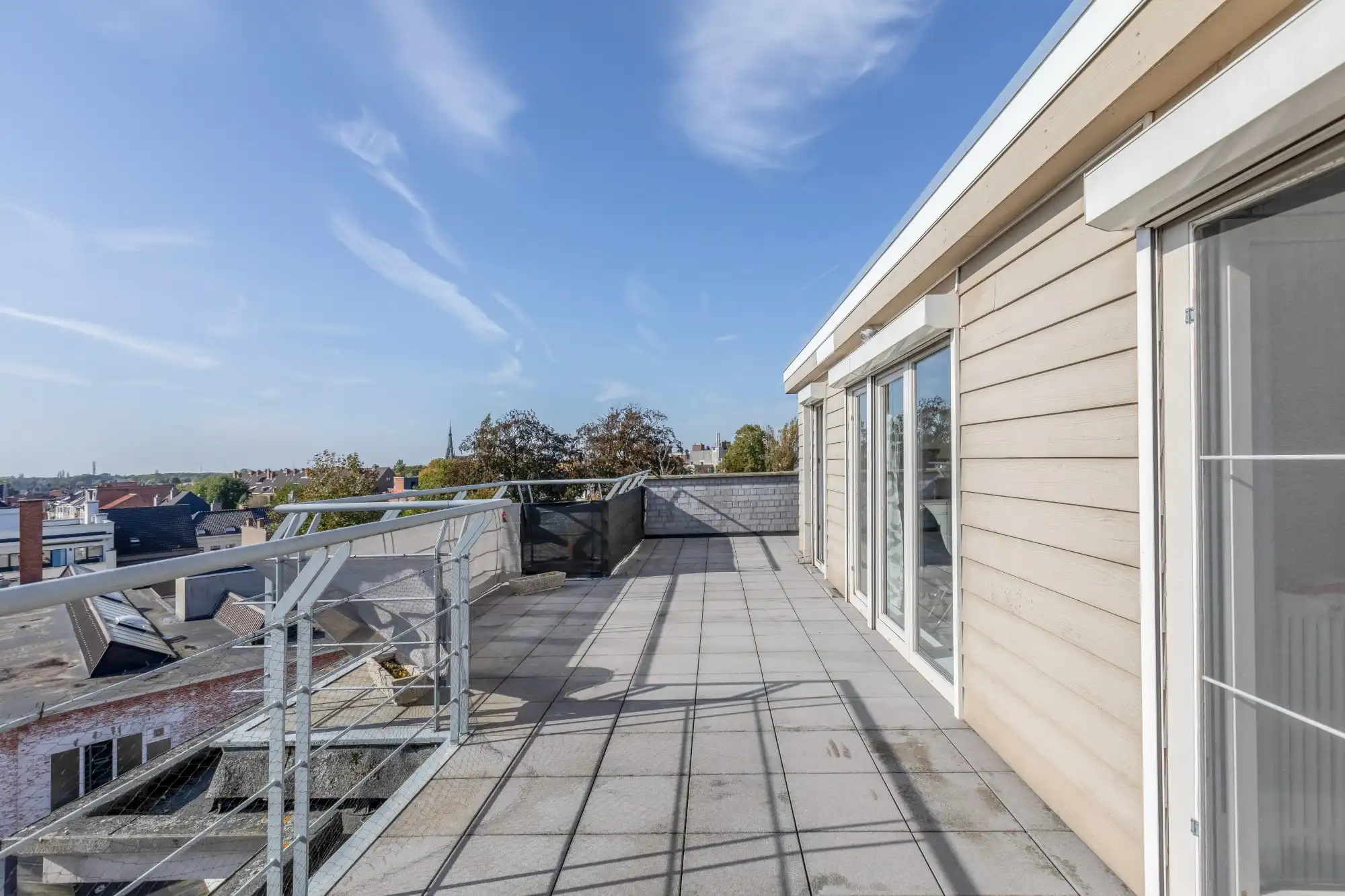 Fijn éénslaapkamer appartement met groot zonneterras. foto {{pictureIndex}}