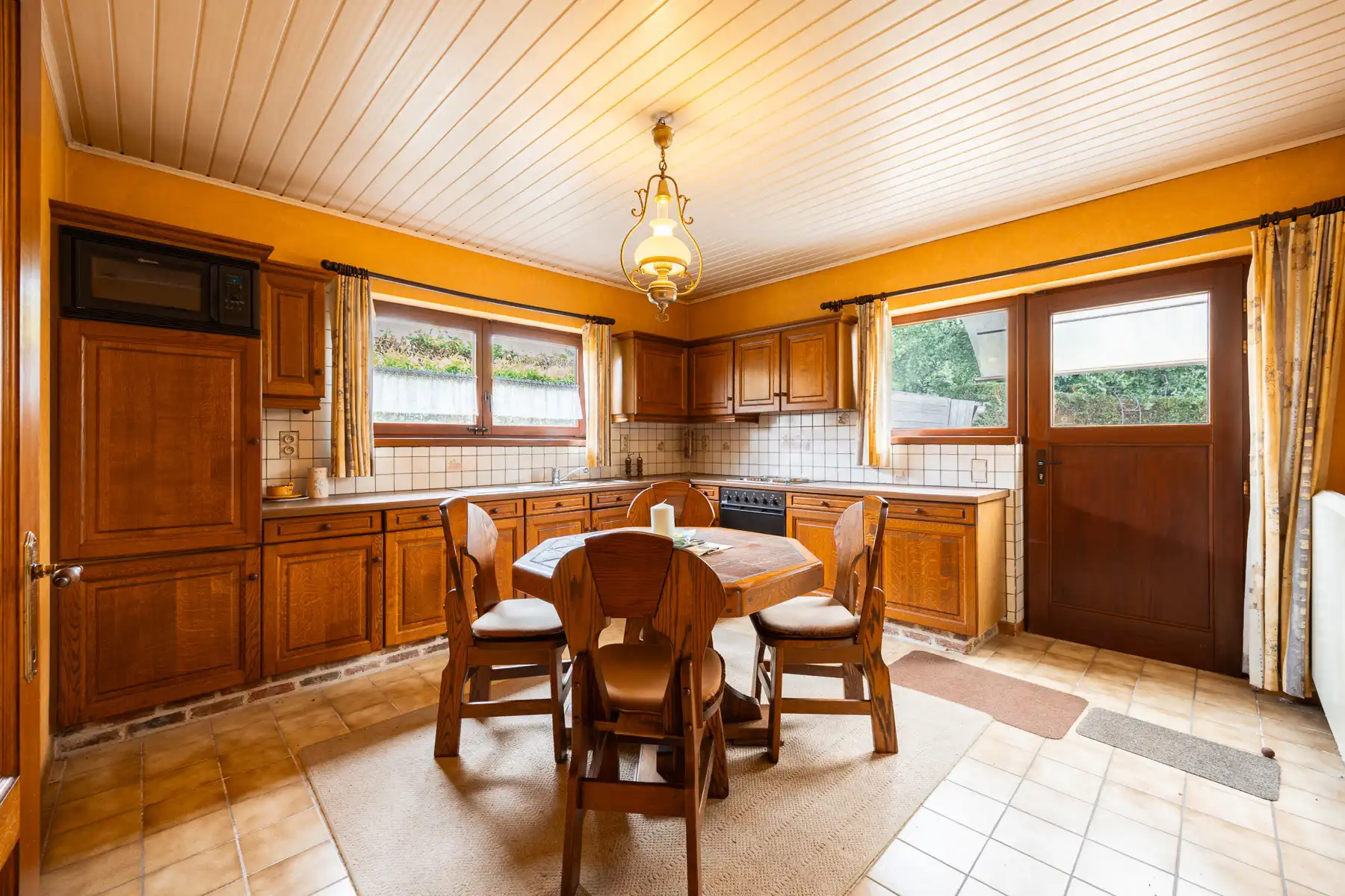Charmante villa op perceel van 225 m² met garage foto 9