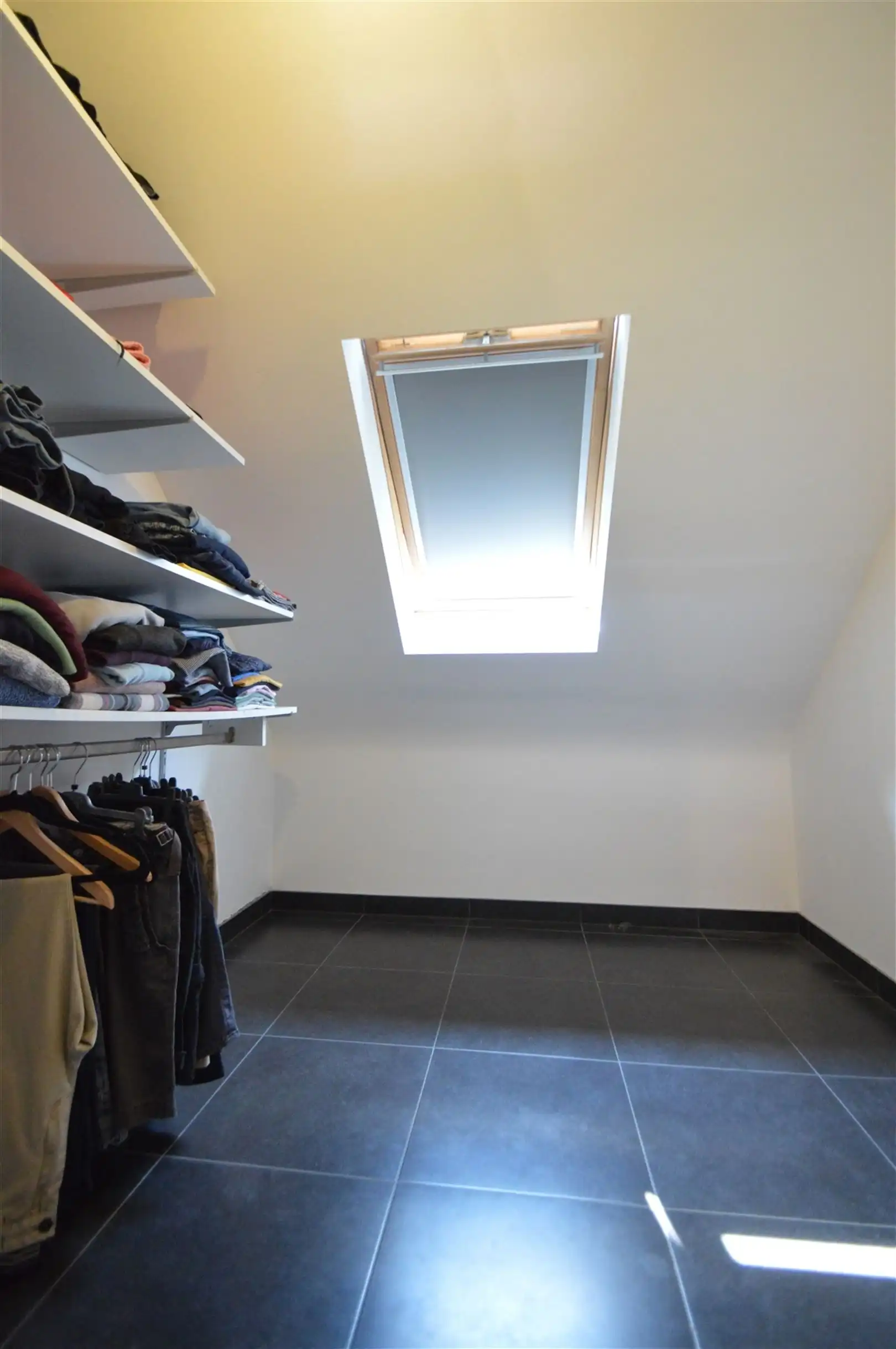 Prachtig Duplex appartement (106 m2) gelegen op het 2de verdiep te Dendermonde (Baasrode). foto 28