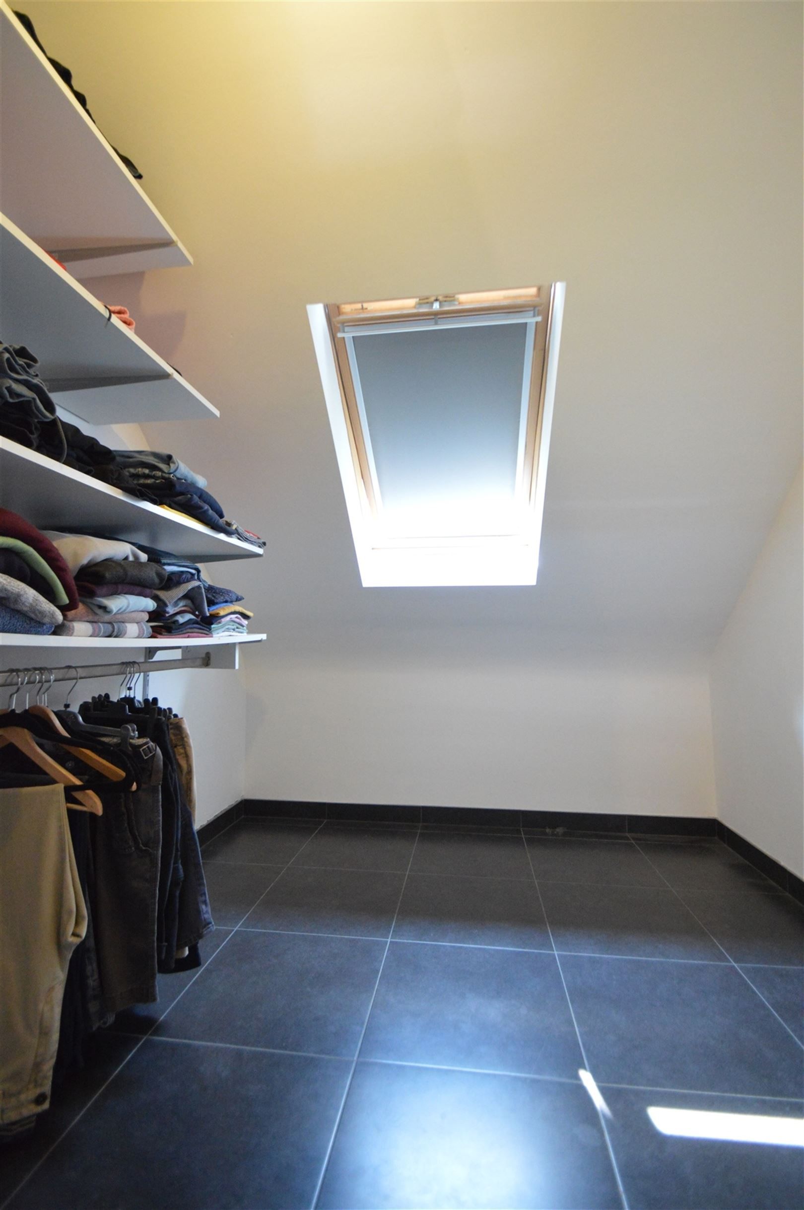 Prachtig Duplex appartement (106 m2) gelegen op het 2de verdiep te Dendermonde (Baasrode). foto 28