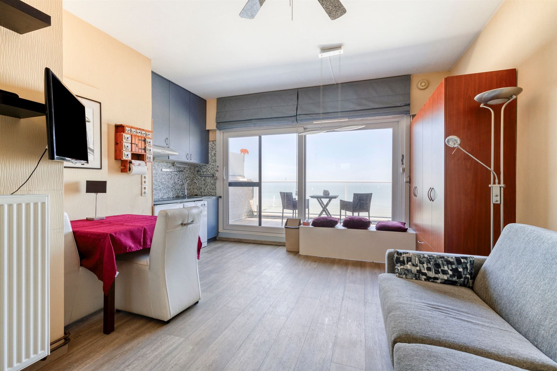 Hoofdfoto van de publicatie: 2 TERRASSEN / ZEE & ZON 