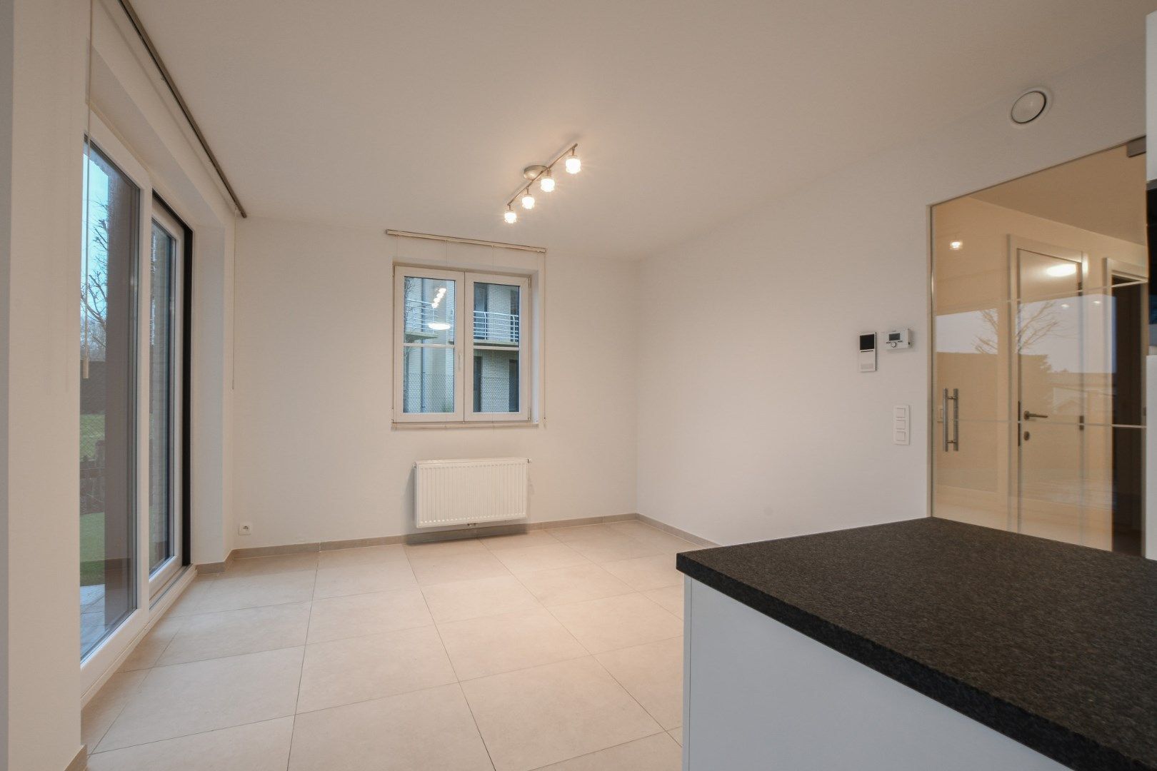 Gelijkvloers appartement te huur met 2 slaapkamers en ruime tuin!  foto 7