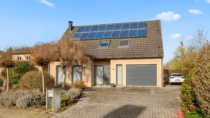 Villa van 209m² met 4 slaapkamers en zeer mooie tuin op 17 are foto 18