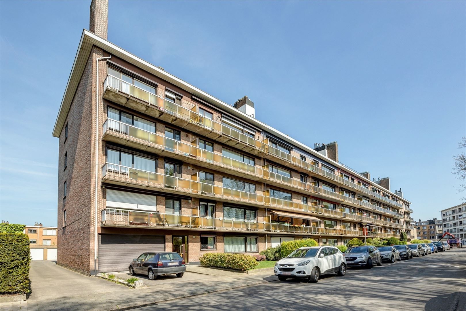 Piekfijn afgewerkt 2-slaapkamerappartement met garagebox foto {{pictureIndex}}