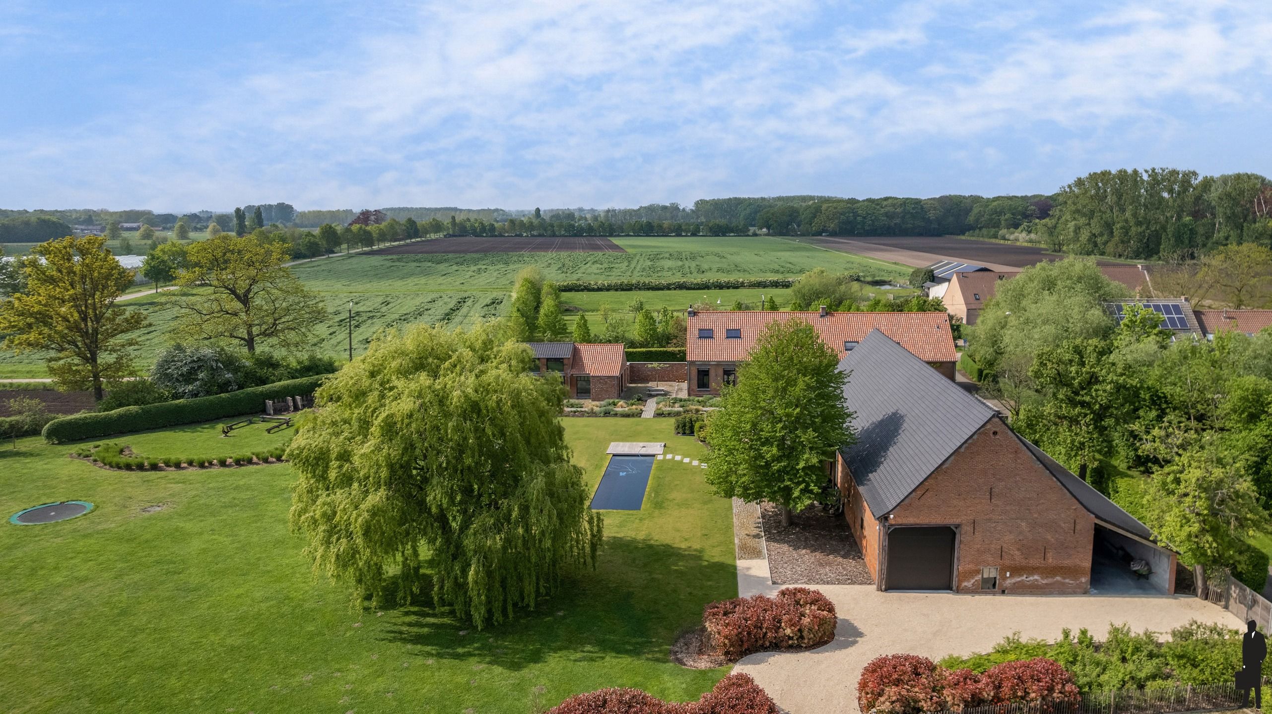 Unieke hoeve met schuur en bijgebouw op een perceel van 1ha foto 40