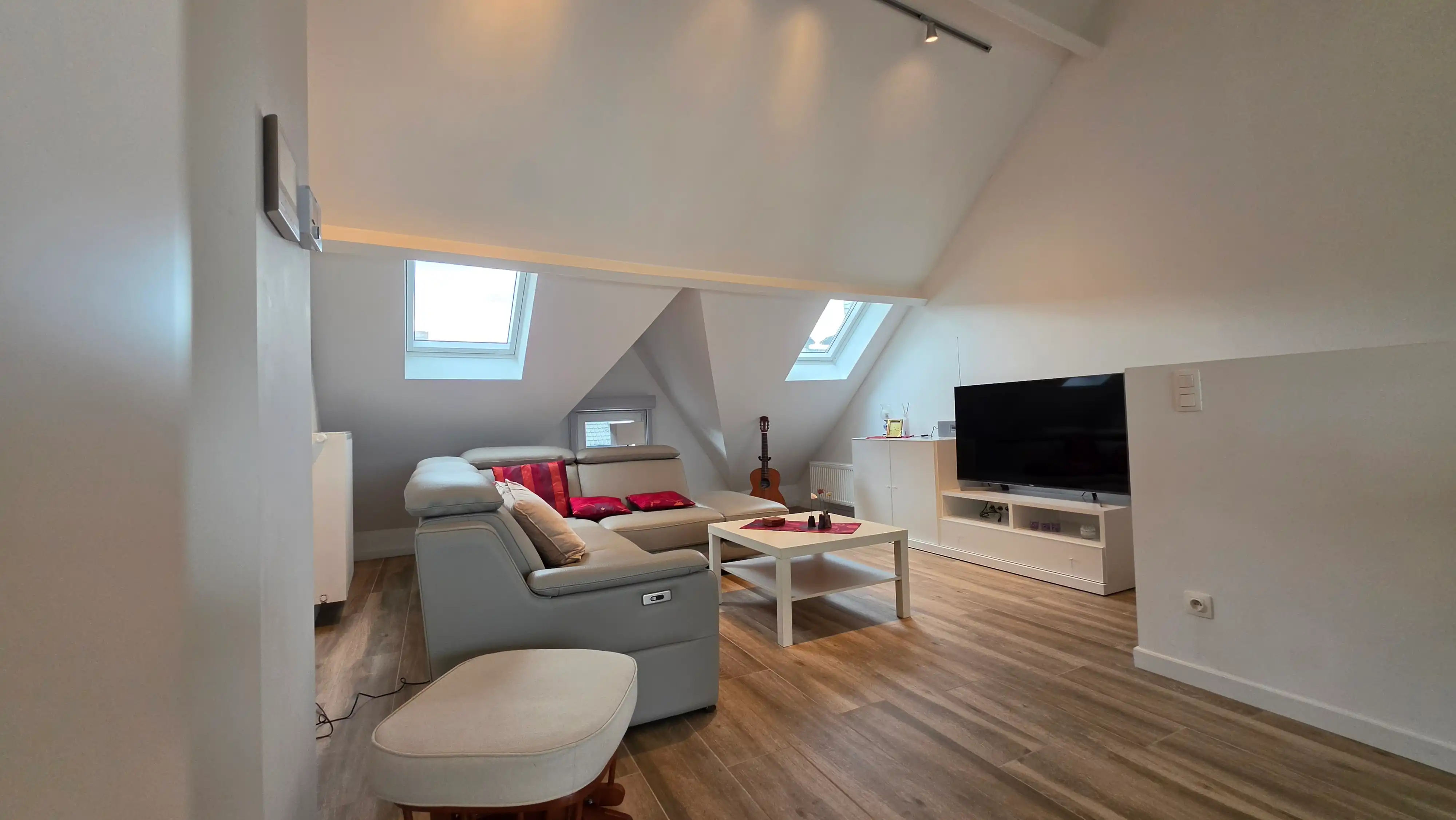 Luxueus twee slaapkamer app, terras, bureel, unieke ligging foto 3
