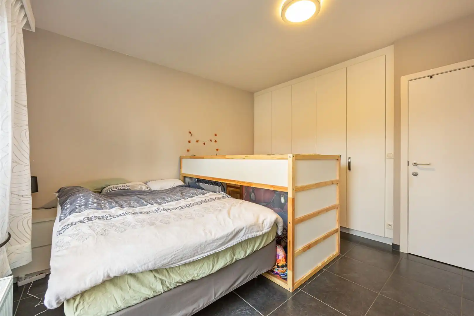 Ruim & licht appartement met zuidwest tuin. foto 19