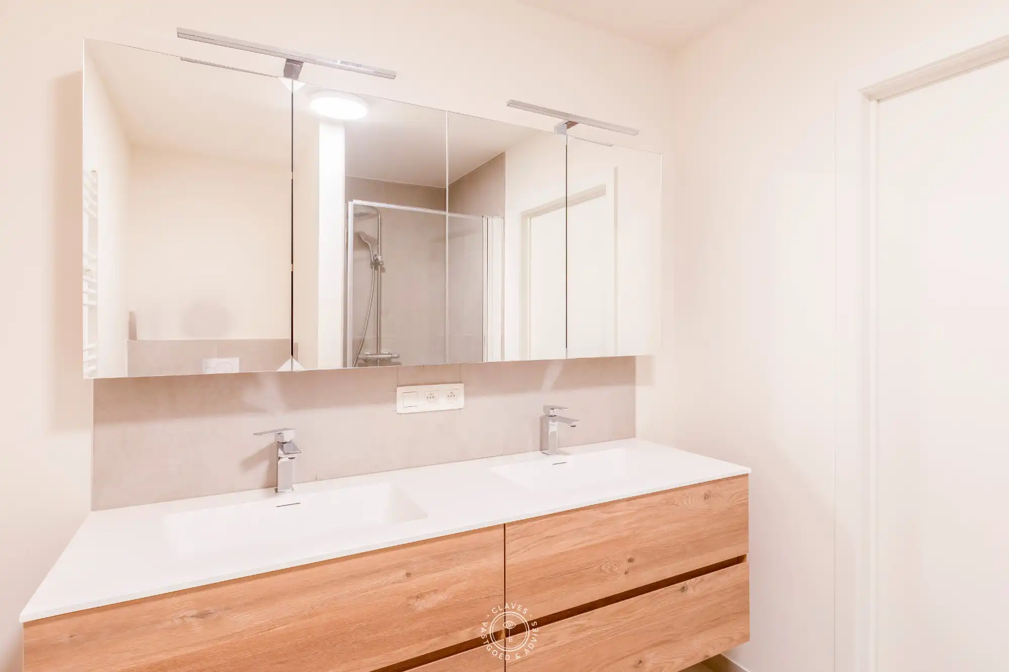 Prachtig gelijkvloers appartement met 2 slaapkamers foto 20