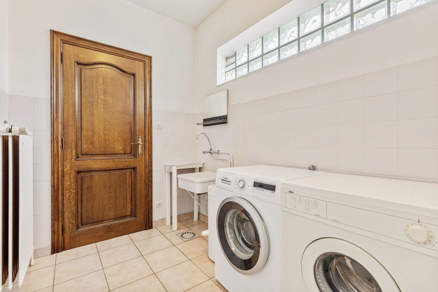 Perfect onderhouden woning met 4 Slpkrs op 1469m2 met zicht op de velden foto 14