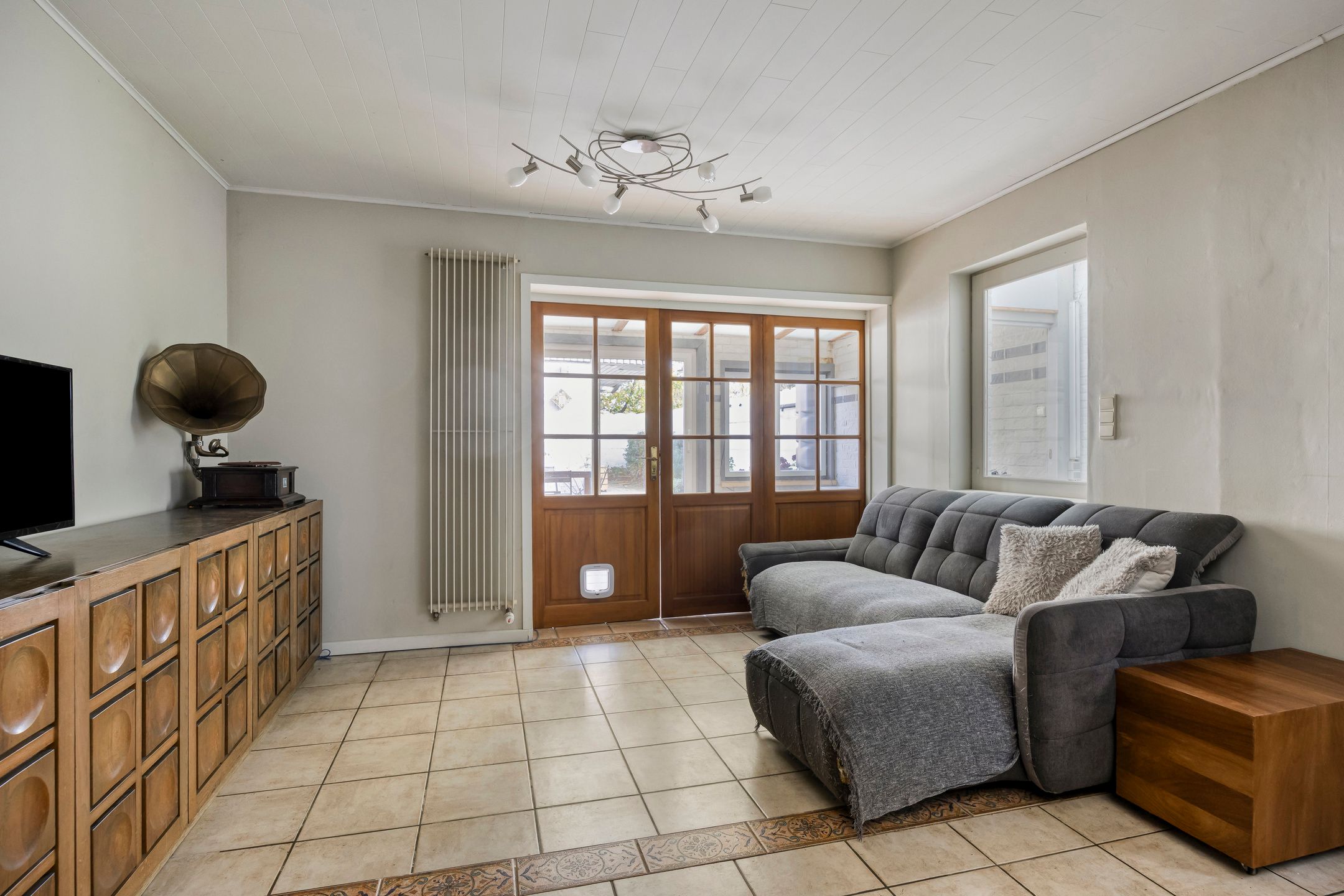 Ruime rijwoning op uitstekende locatie  foto 2