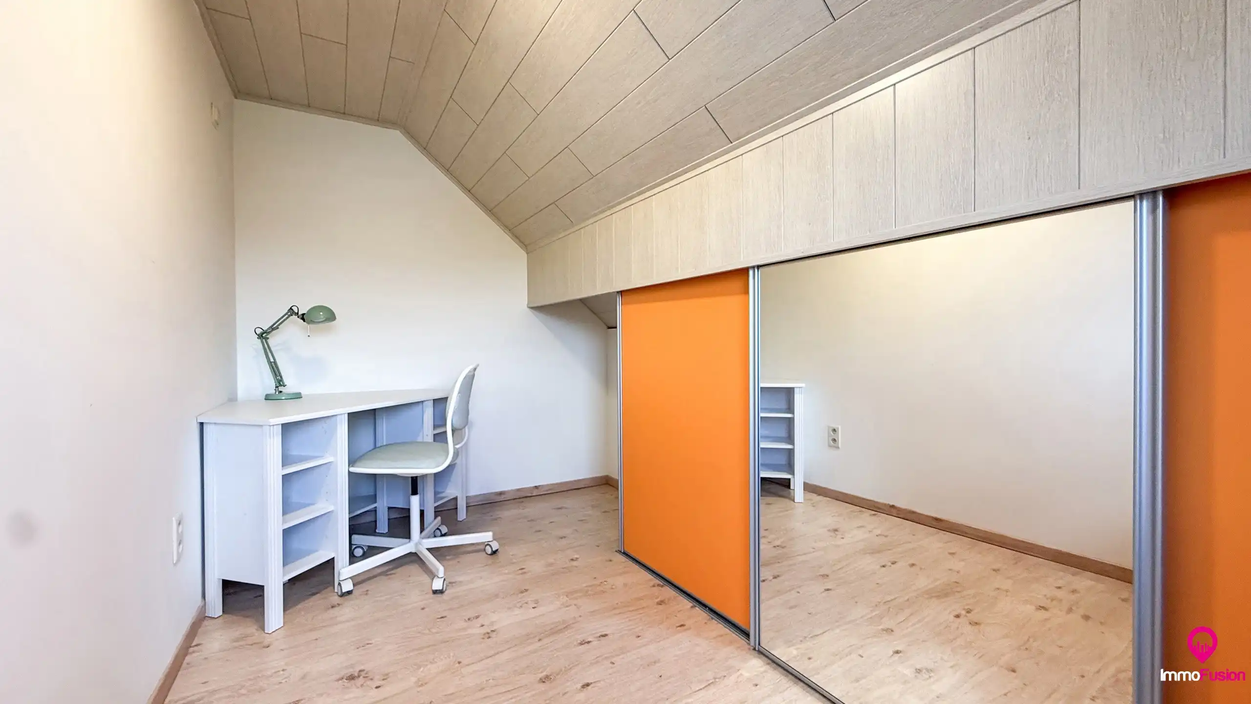 Charmante woning met 5 slaapkamers op een ruim perceel foto 30