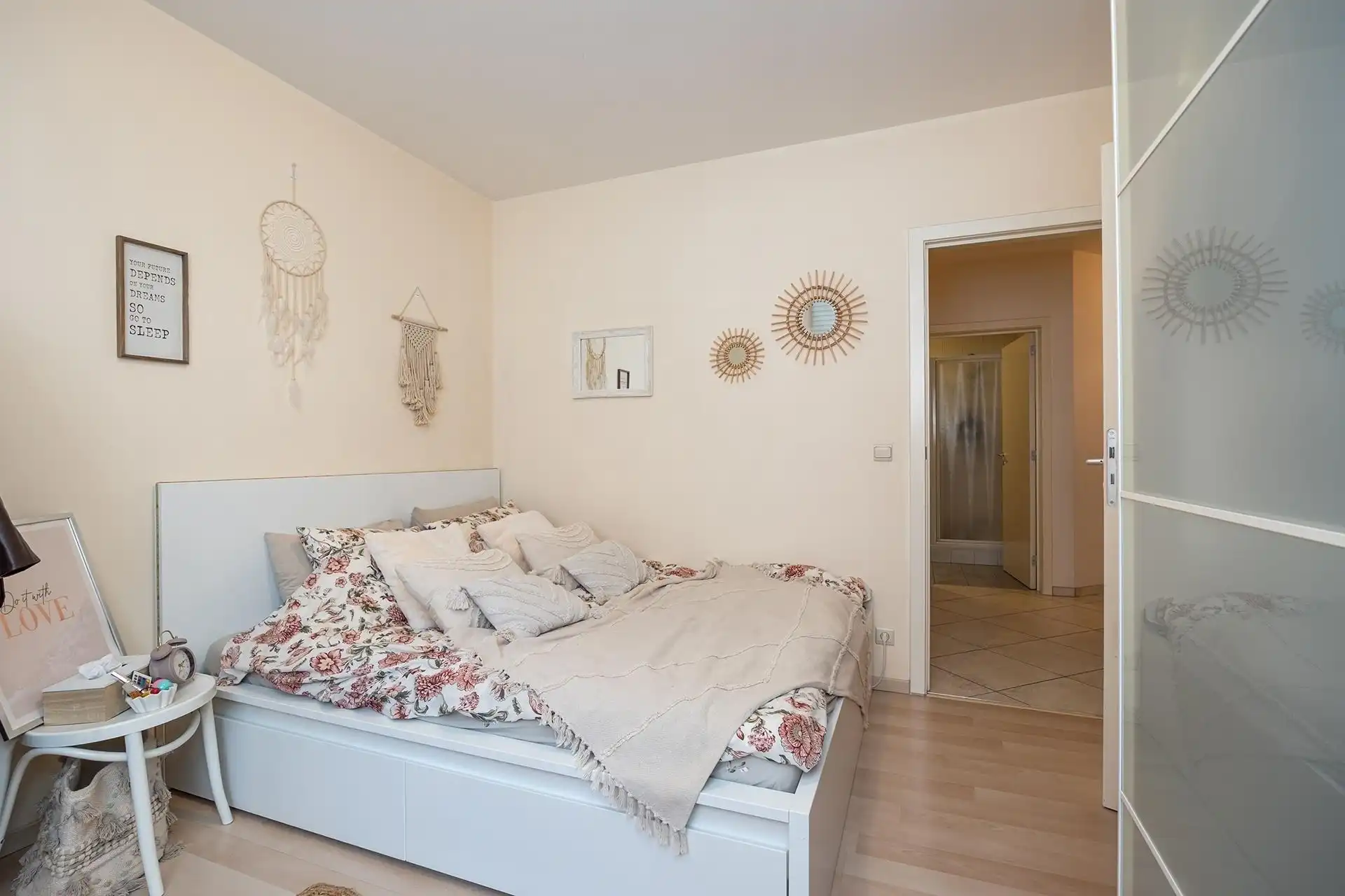 Uitstekend gelegen gelijkvloersappartement met 2 slaapkamers & garage (99m²) foto 7