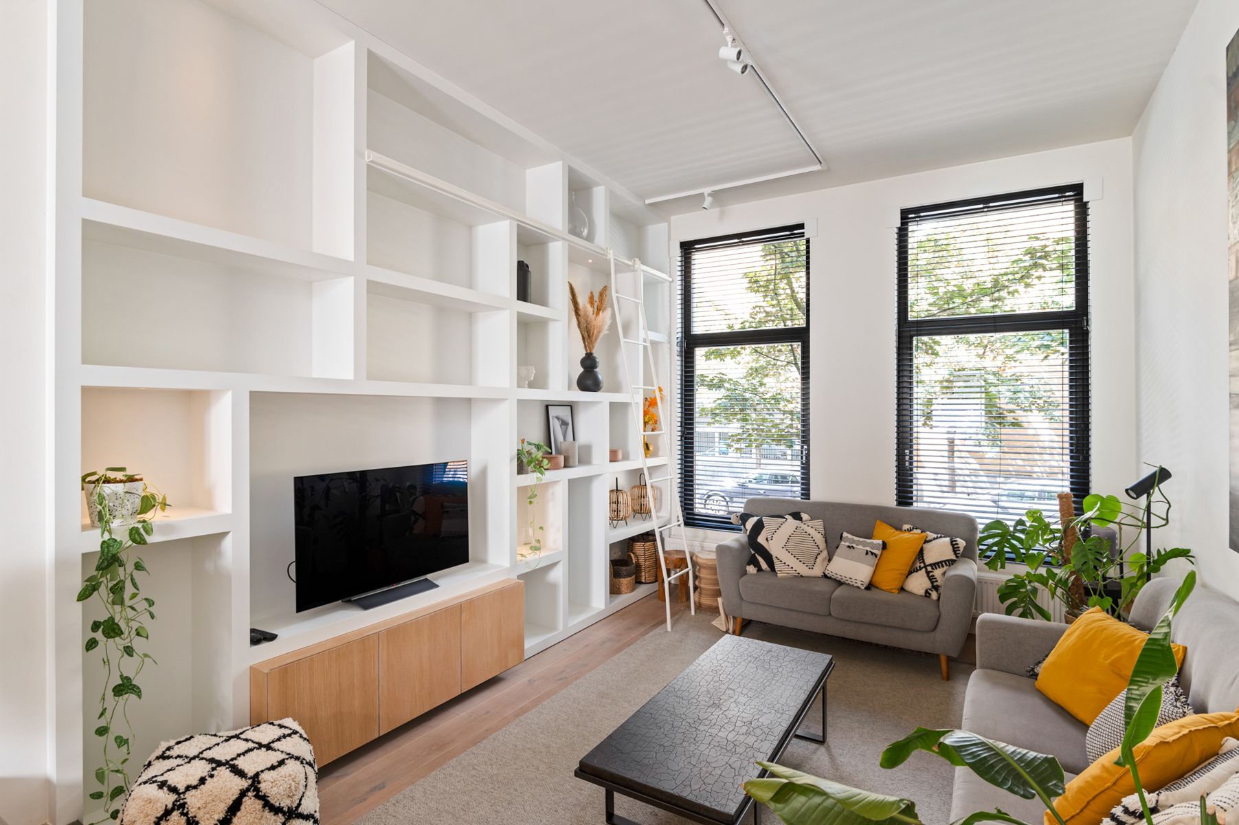 Luxe bemeubelde duplex met terras op het bruisende Zuid foto 3
