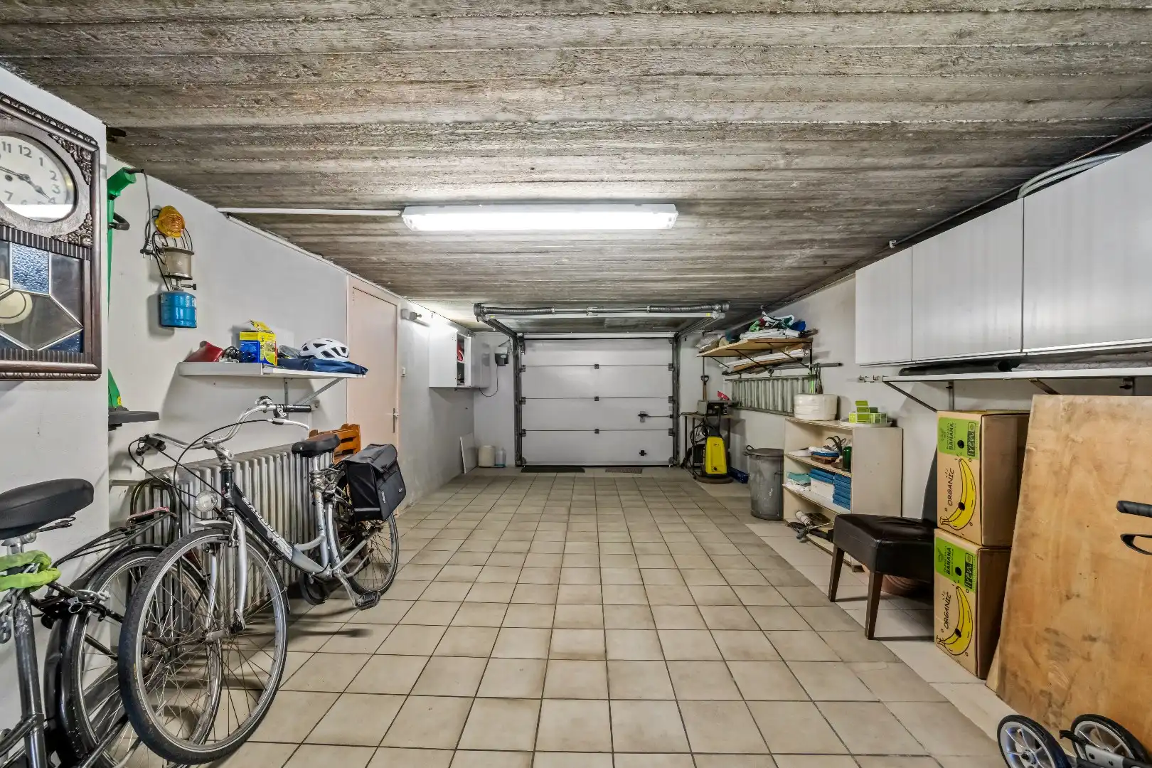 Ruime bel-étage foto 16