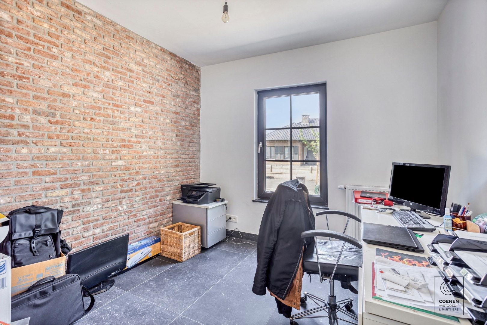 Prachtig, volledig gerenoveerde villa van 351 m² en 6 slaapkamers op een uiterst rustige locatie! foto 17