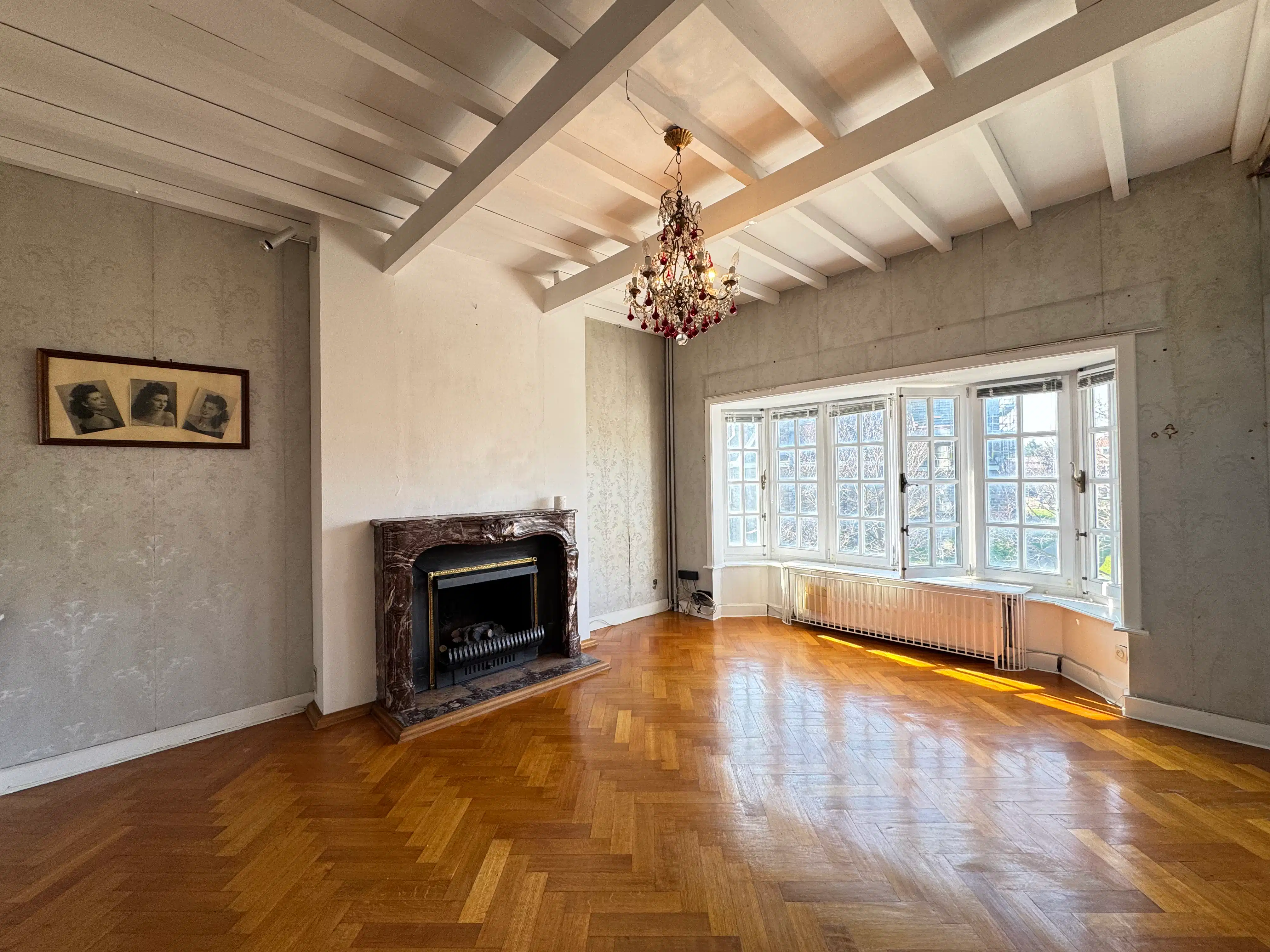 Unieke renovatiekans op topligging in Mariakerke foto 3