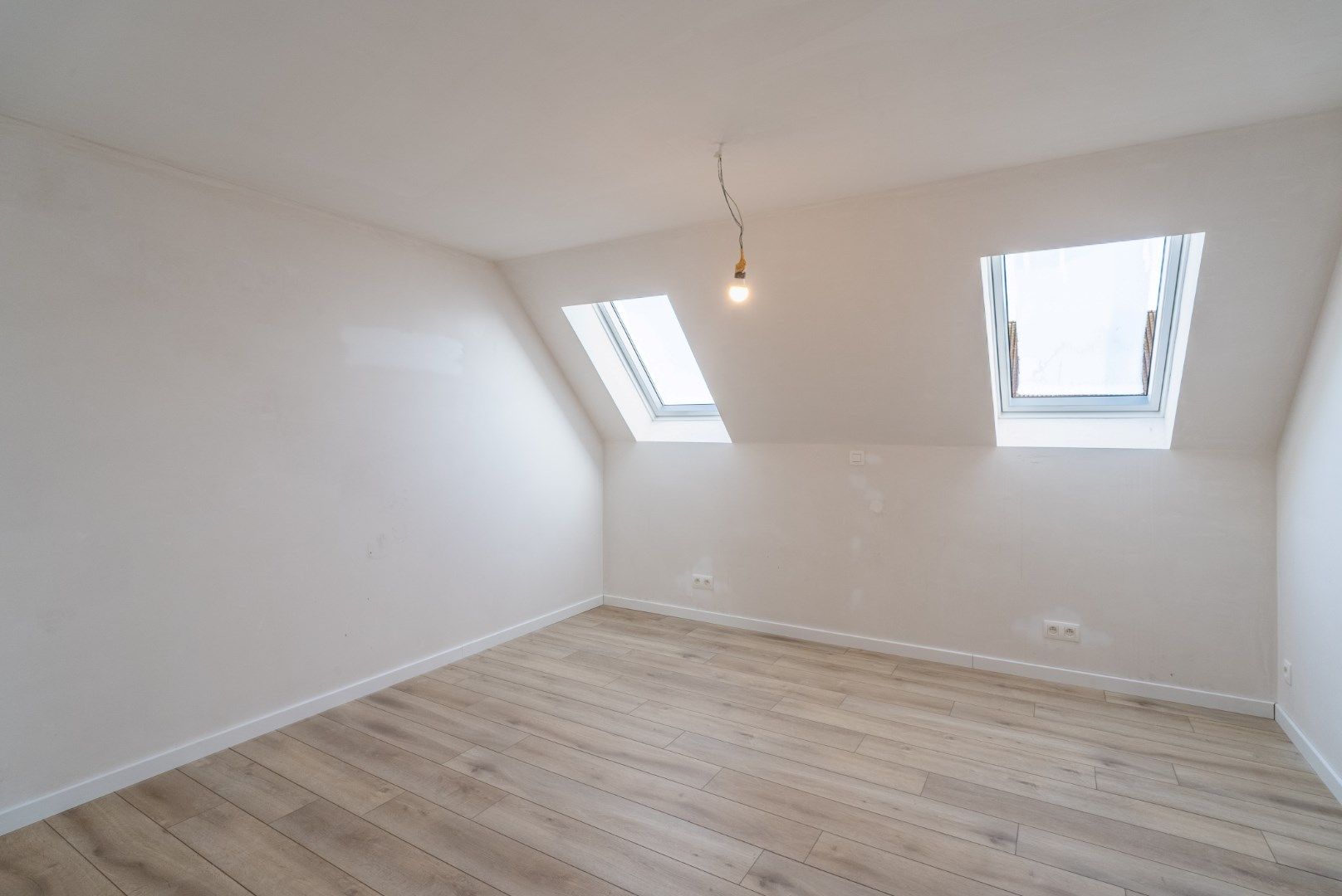 Gezellig nieuw dakappartement met 1 slaapkamer en terras op de tweede verdieping, in Residentie Escautval. foto 6