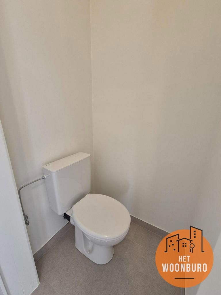 Appartement 2e verd. met 2 slpks, kelder en autostaanplaats foto 13