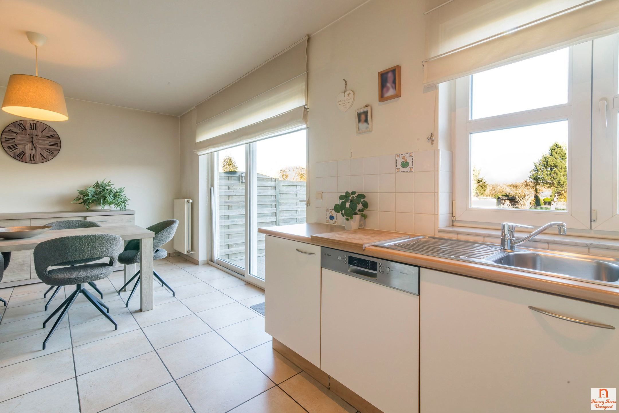 Lichtrijk gelijkvloers appartement met tuinzicht in Kuringen foto 11