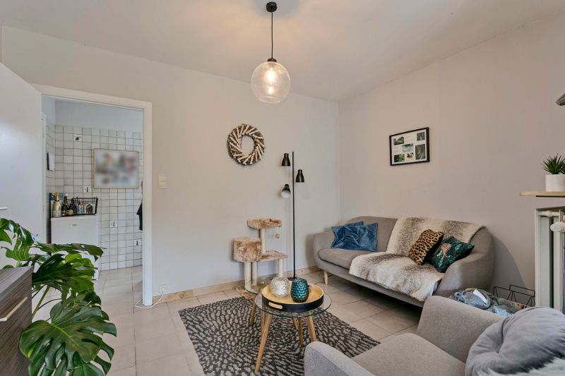Ruim magazijn met appartement te koop – Centrum Oudenaarde! foto 7
