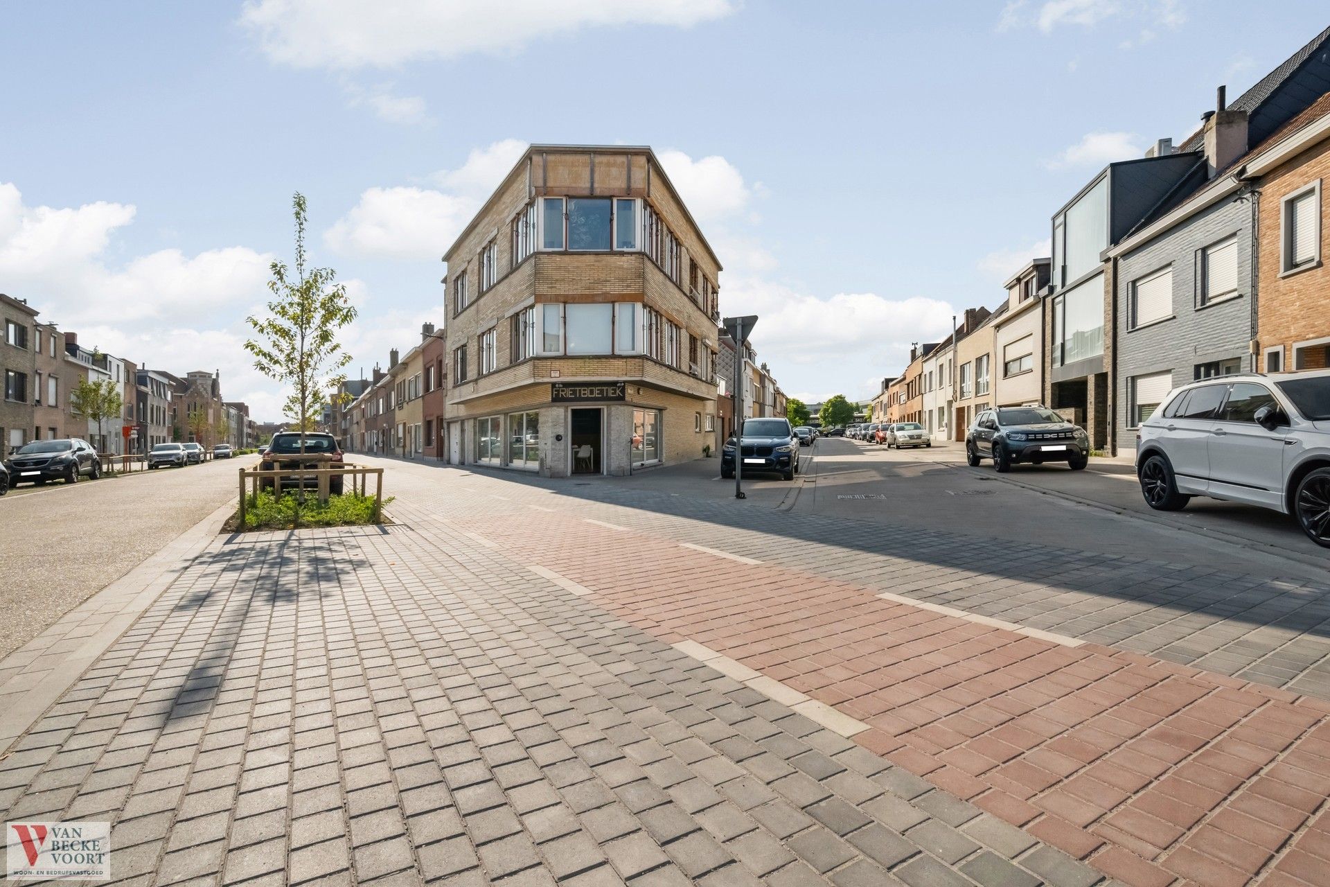Handelspand op hoekligging met garage foto 13