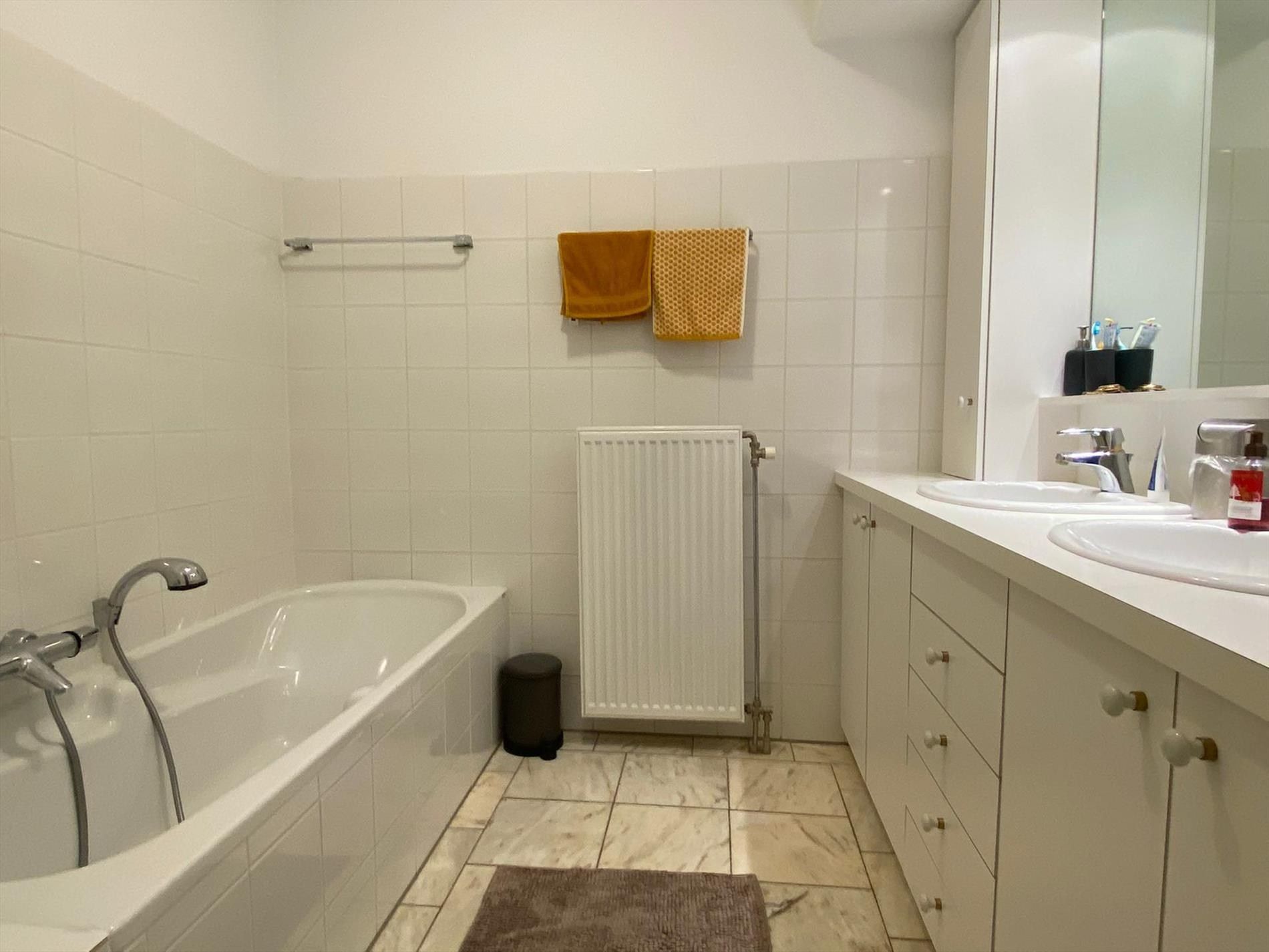 Gezellig appartement met 2 slpks en een ruime terras in hartje Mol - Centrum! foto 10