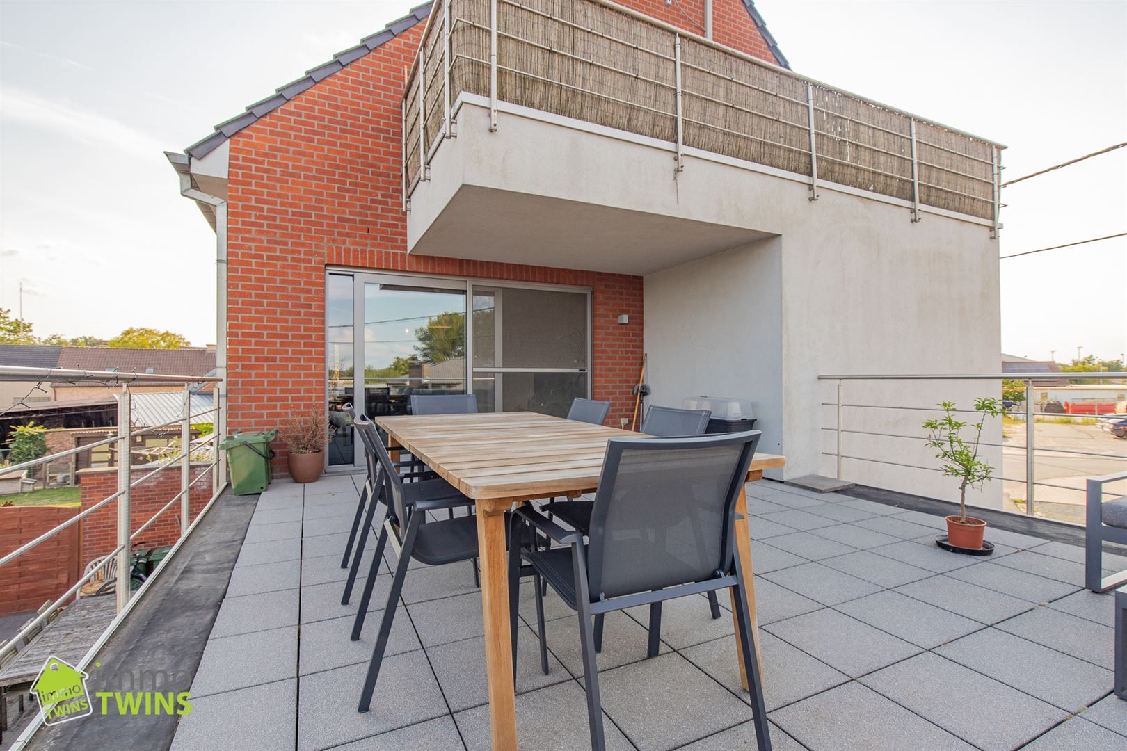 Instapklaar appartement met terras te Moerzeke foto 12