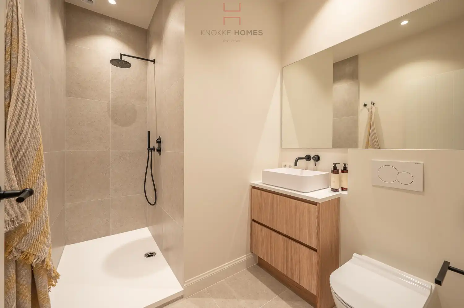 Nieuwbouw duplex-dakappartement met uniek zicht op de zee èn de Zoute Approach. foto 5