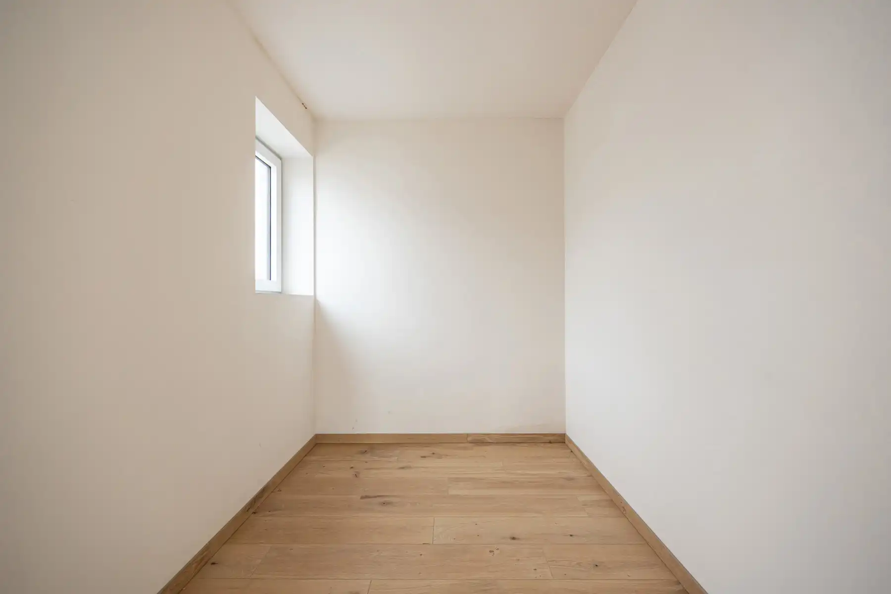 Halfopen woning met 3 slaapkamers en carport/fietsenberging op perceel van ca 320m² foto 15