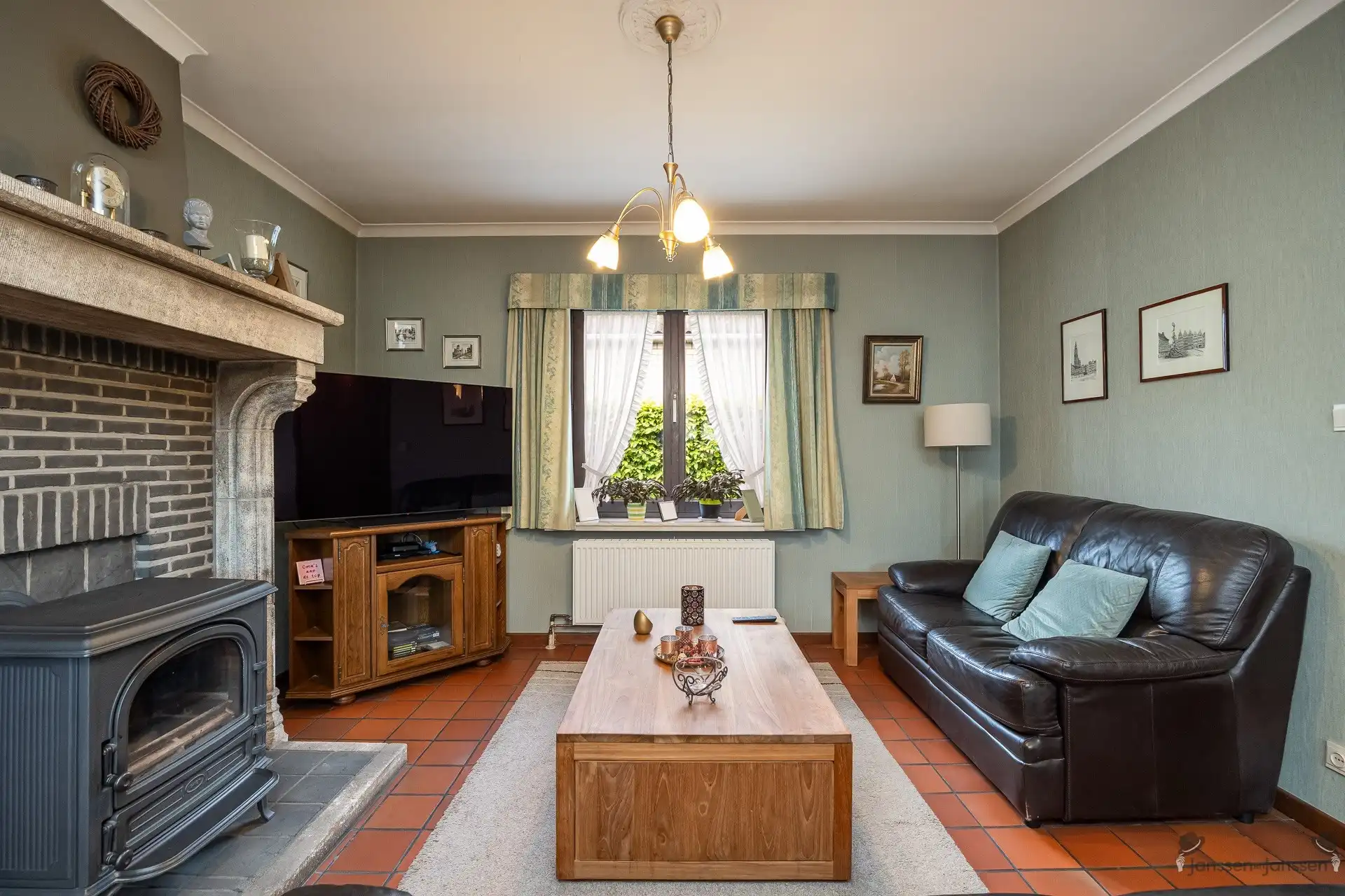 Verzorgde woning met grote tuin foto 13