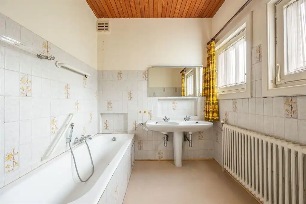 Langgevelhoeve op ca. 5 ha. vlak bij het dorp van Schilde, inclusief enkele bouwgronden. foto 24