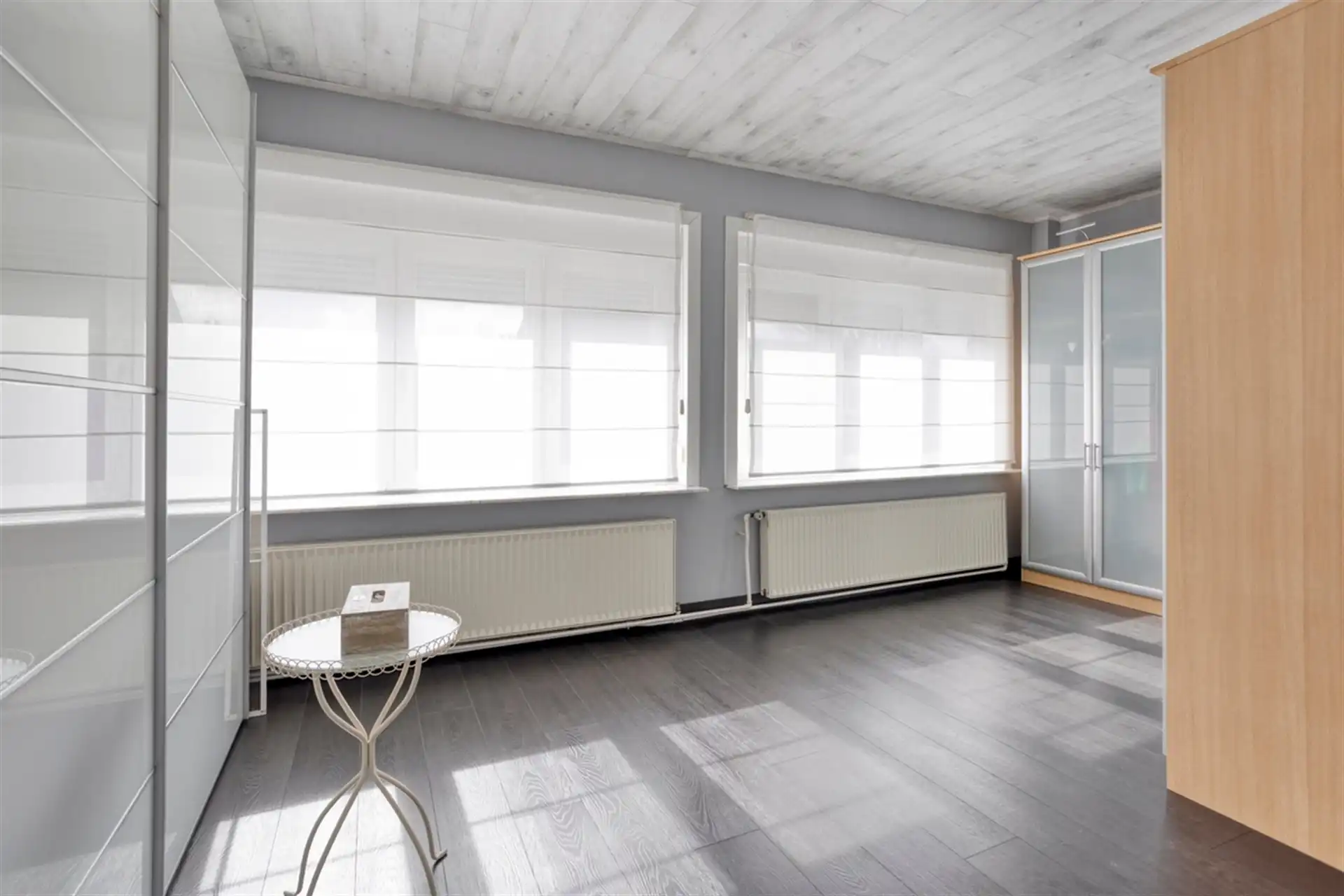 Gezinswoning met 3 slaapkamers, tuin en garage in rustige straat foto 23