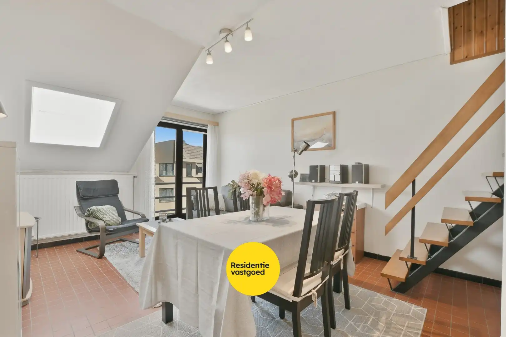 Instapklaar appartement met balkon op topligging vlakbij strand en zee - De Haan  foto 3