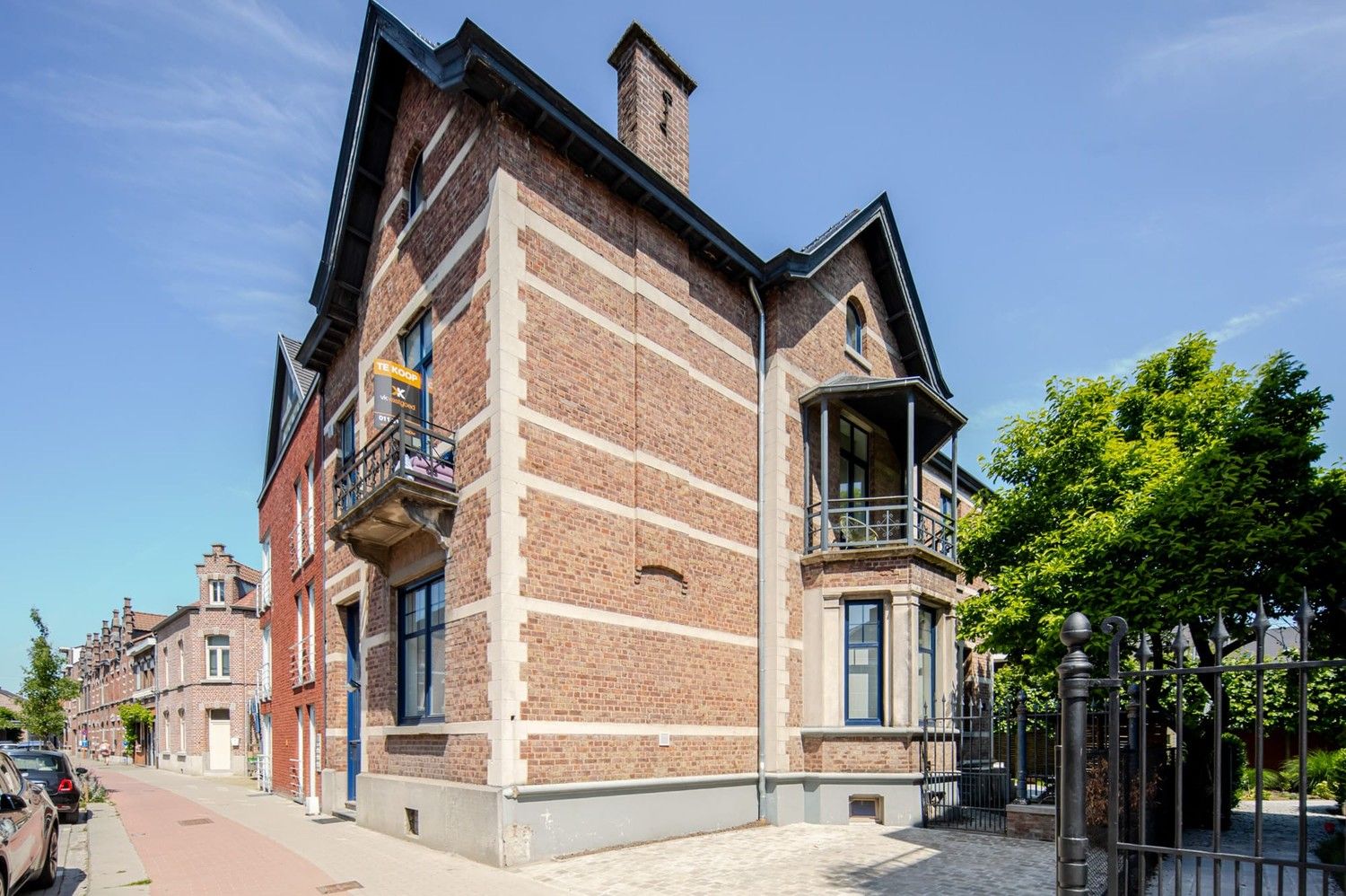 Uniek herenhuis vol karakter net buiten het centrum van Sint-Truiden foto 2