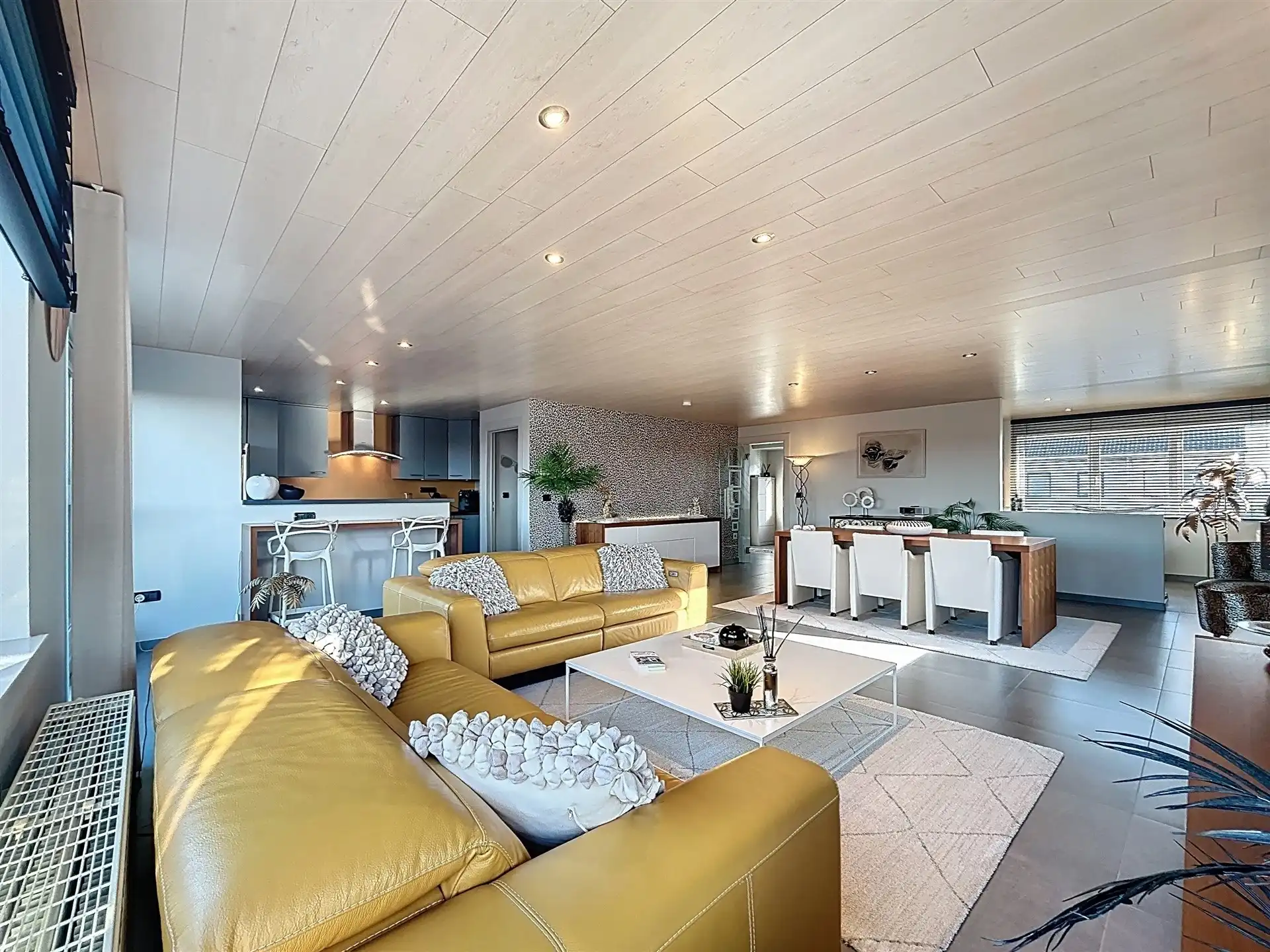 Prachtig duplex-appartement met 3 slaapkamers en terras op toplocatie foto 3