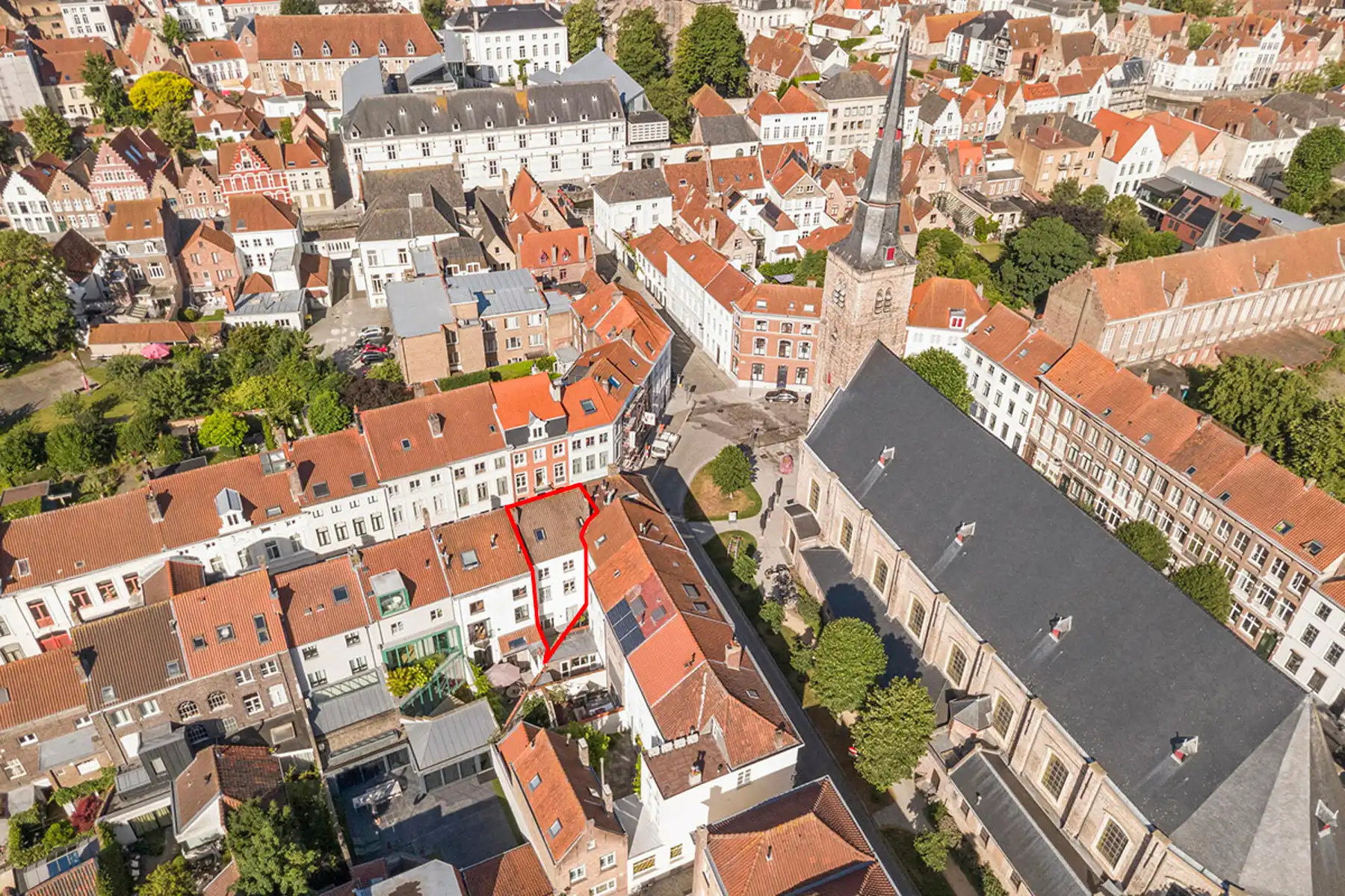 Prachtige burgerwoning naast de Sint-Annakerk foto 31